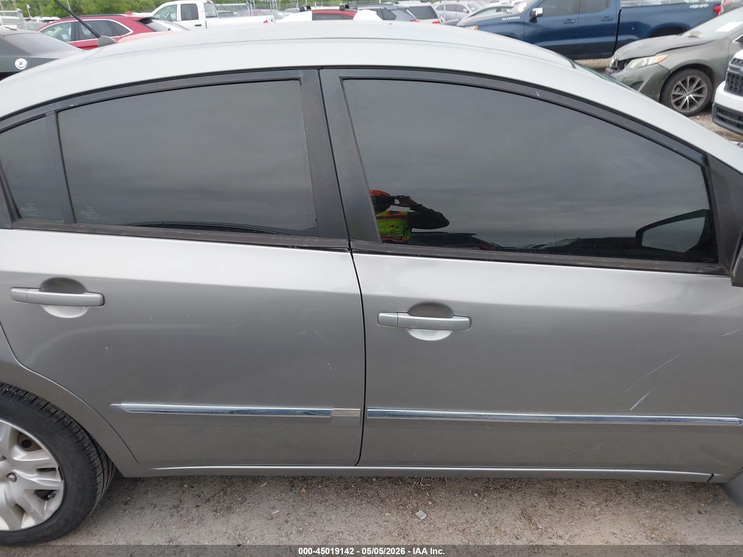 2012 Nissan Sentra 2.0 S Серый vin: 3N1AB6AP9CL636892