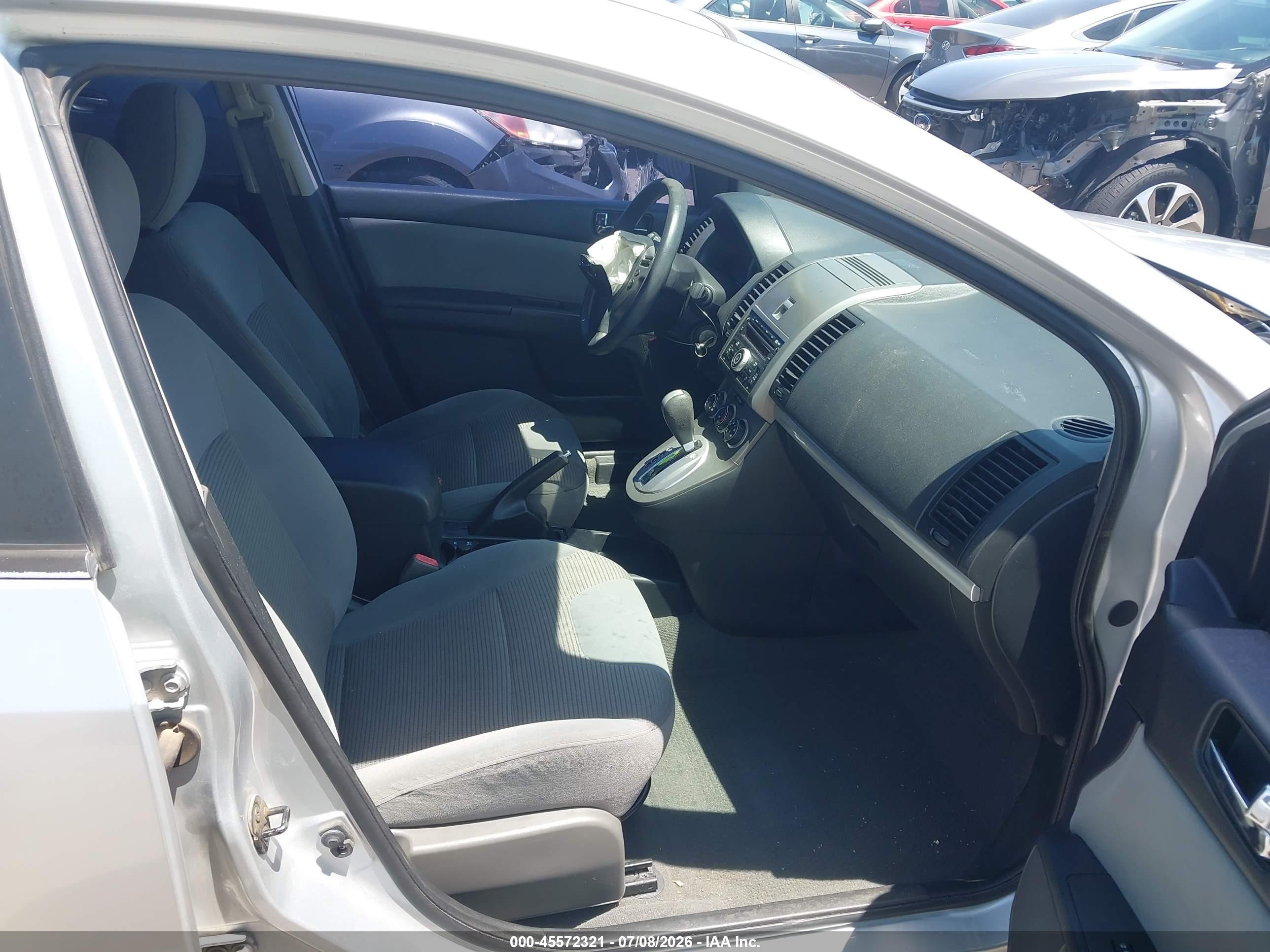 2012 Nissan Sentra 2.0 S Серебряный vin: 3N1AB6AP9CL671092