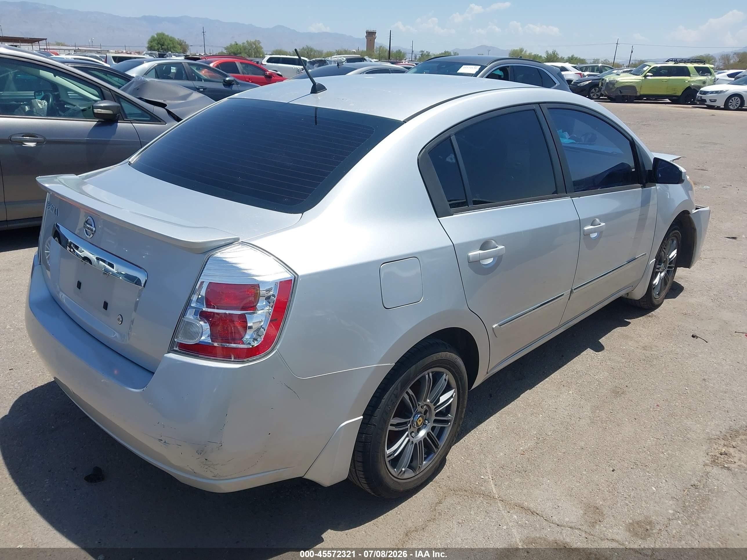 2012 Nissan Sentra 2.0 S Серебряный vin: 3N1AB6AP9CL671092