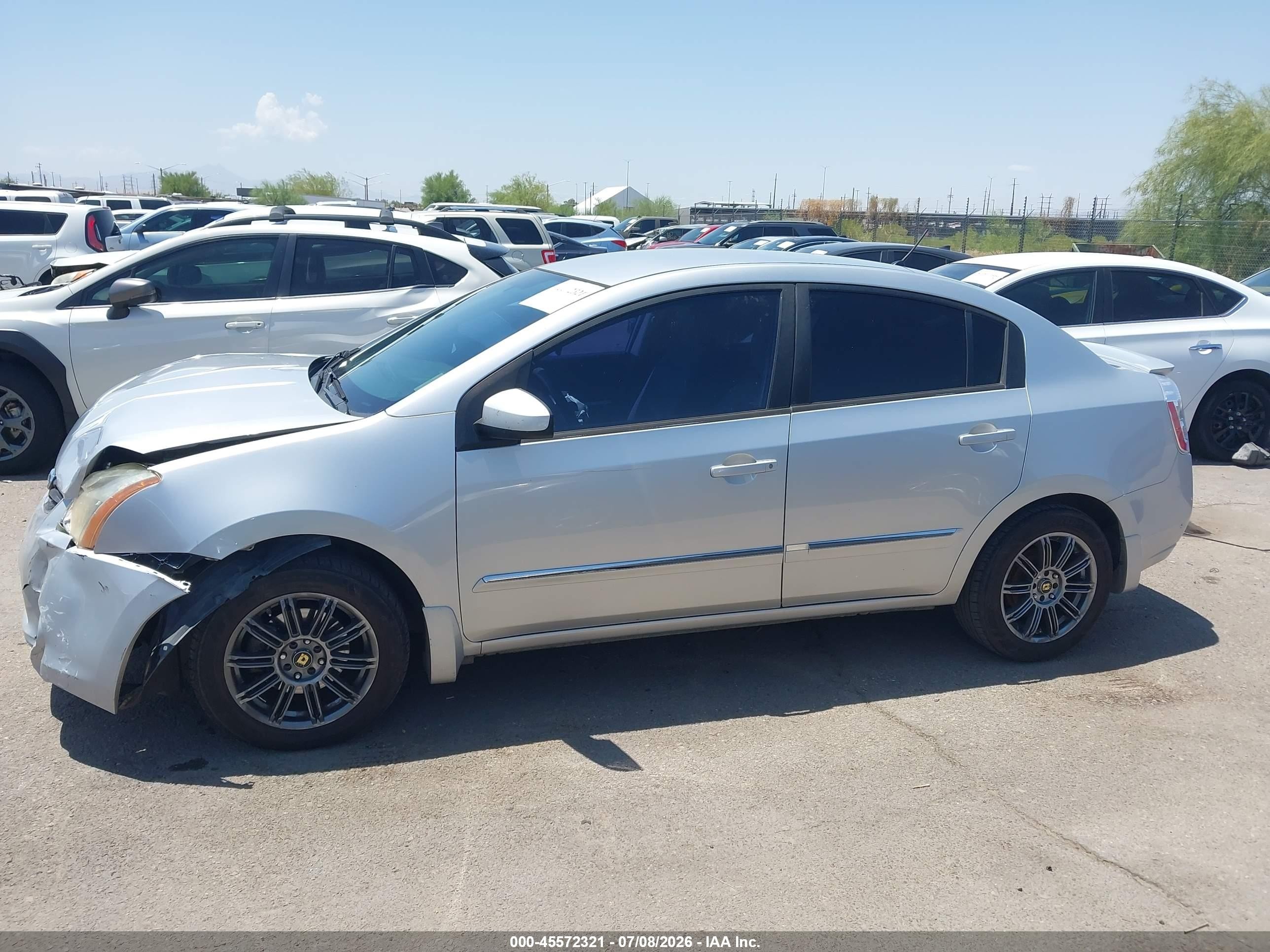 2012 Nissan Sentra 2.0 S Серебряный vin: 3N1AB6AP9CL671092