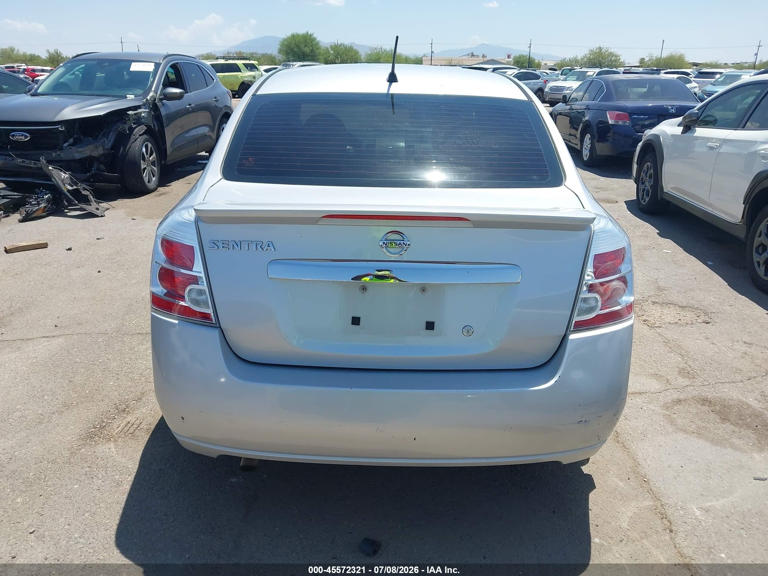 2012 Nissan Sentra 2.0 S Серебряный vin: 3N1AB6AP9CL671092