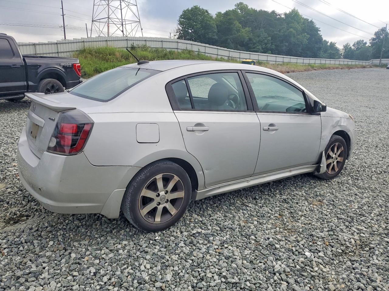2012 Nissan Sentra 2.0 Серебряный vin: 3N1AB6AP9CL712708