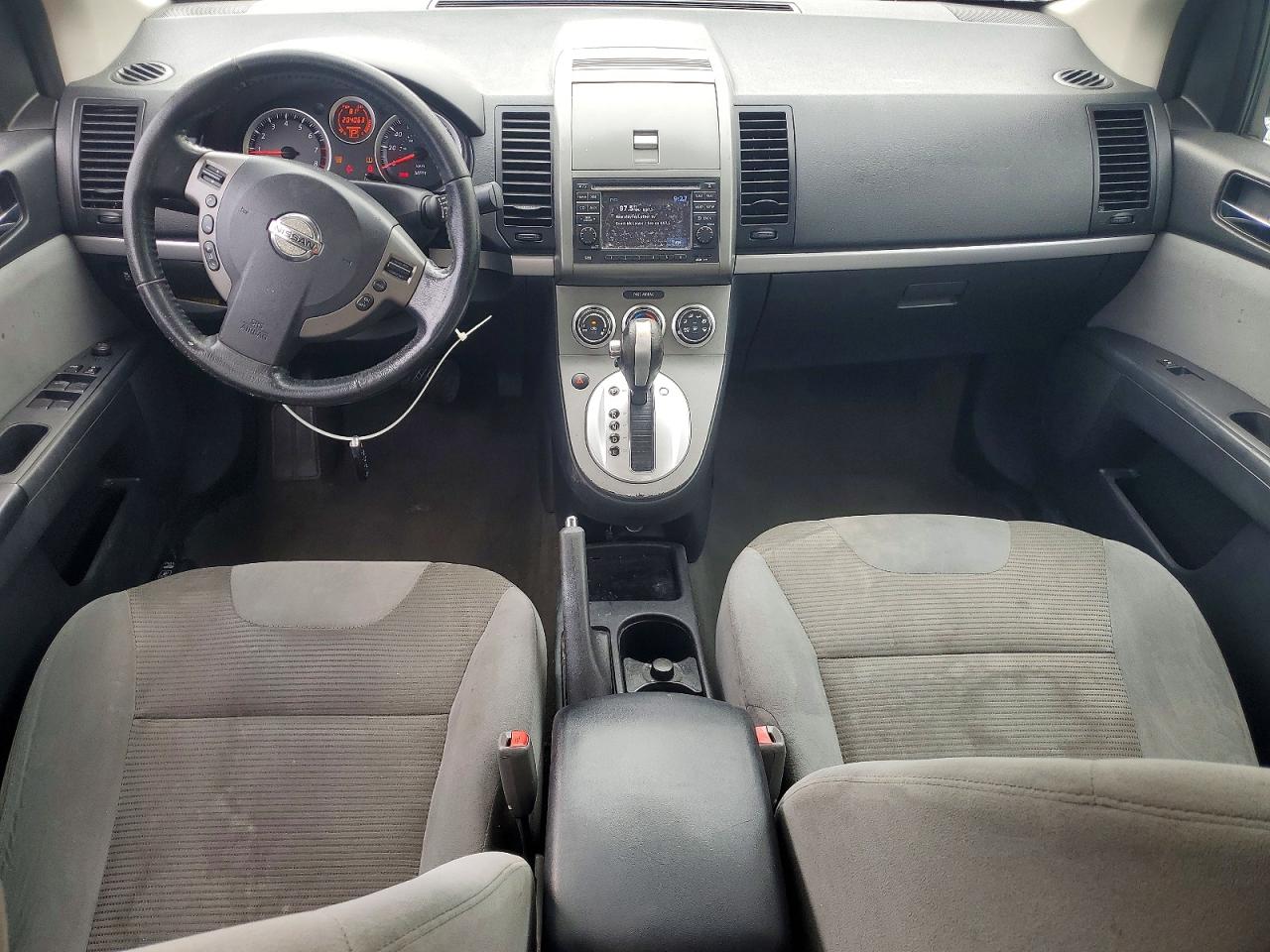 2012 Nissan Sentra 2.0 Серебряный vin: 3N1AB6AP9CL712708