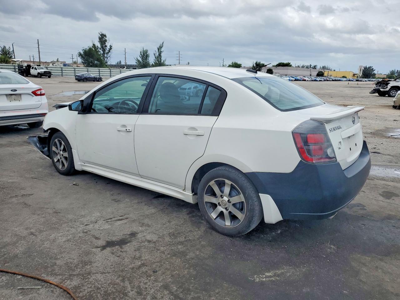 2012 Nissan Sentra 2.0 Белый vin: 3N1AB6AP9CL750536