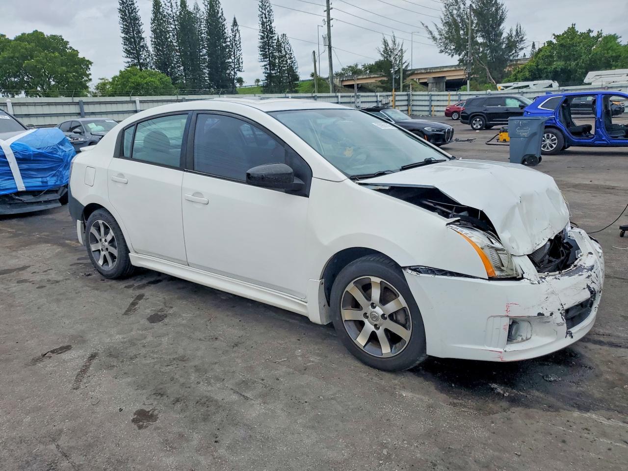2012 Nissan Sentra 2.0 Белый vin: 3N1AB6AP9CL750536