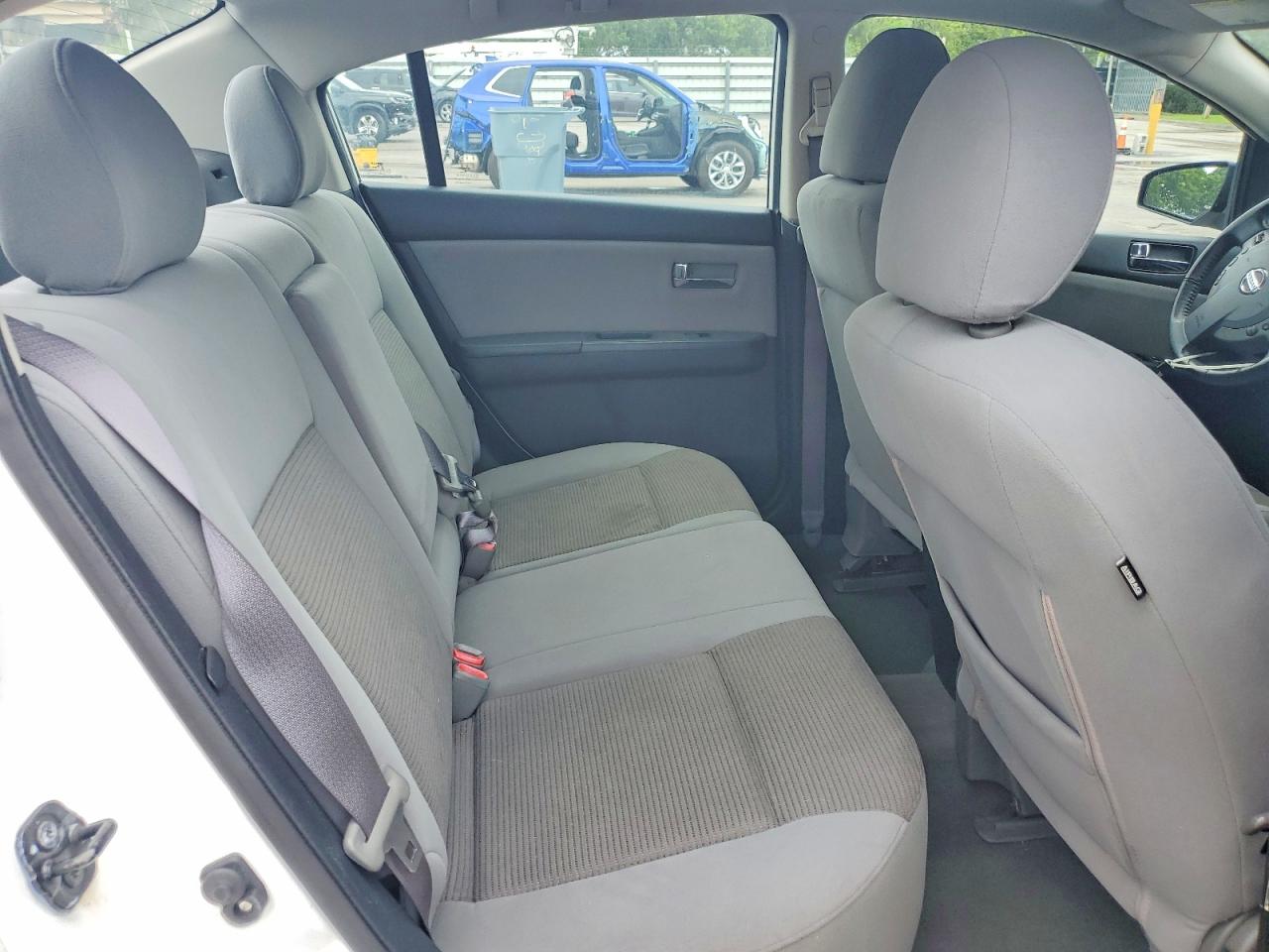 2012 Nissan Sentra 2.0 Белый vin: 3N1AB6AP9CL750536