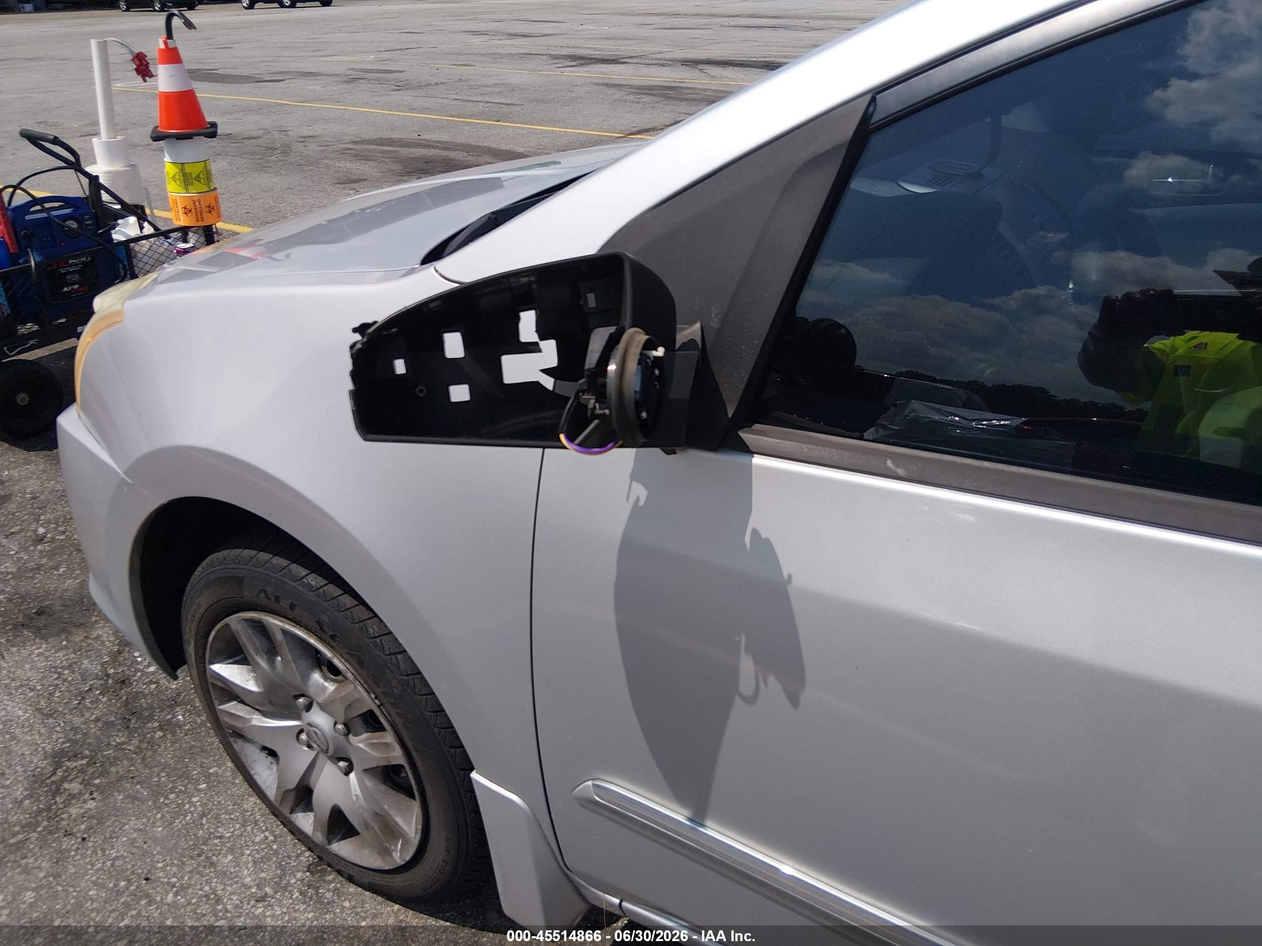 2012 Nissan Sentra 2.0 S Silver vin: 3N1AB6AP9CL771015