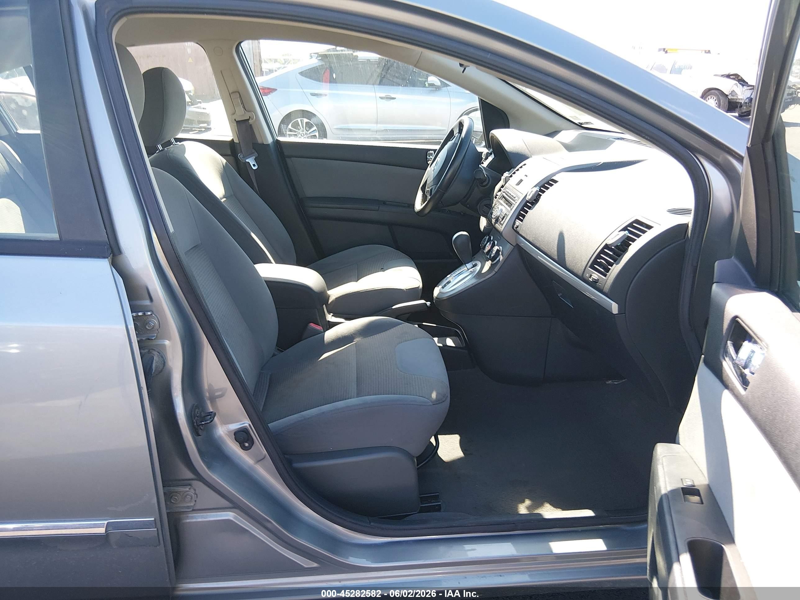 2011 Nissan Sentra 2.0s Silver vin: 3N1AB6APXBL633286