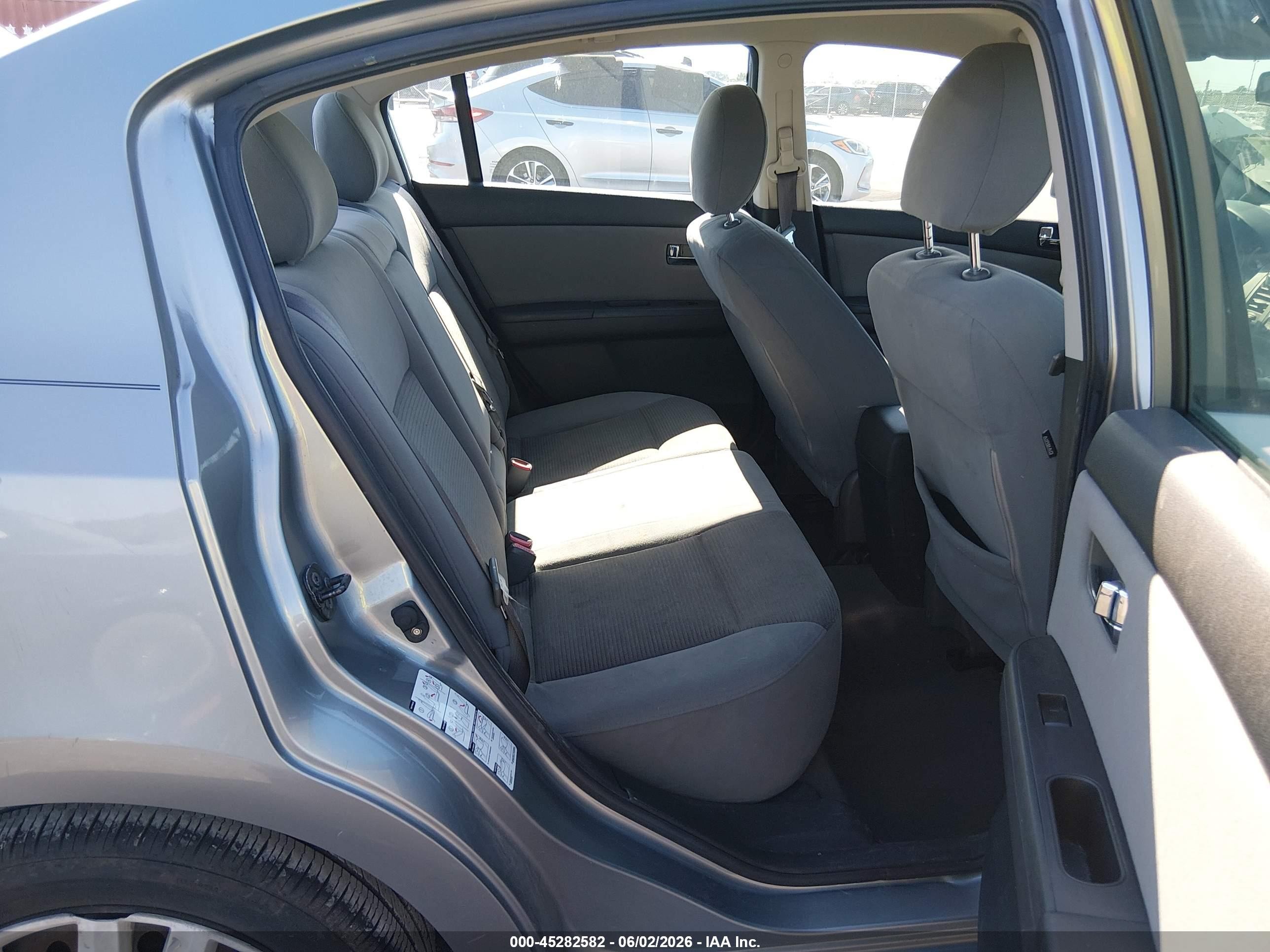 2011 Nissan Sentra 2.0s Silver vin: 3N1AB6APXBL633286