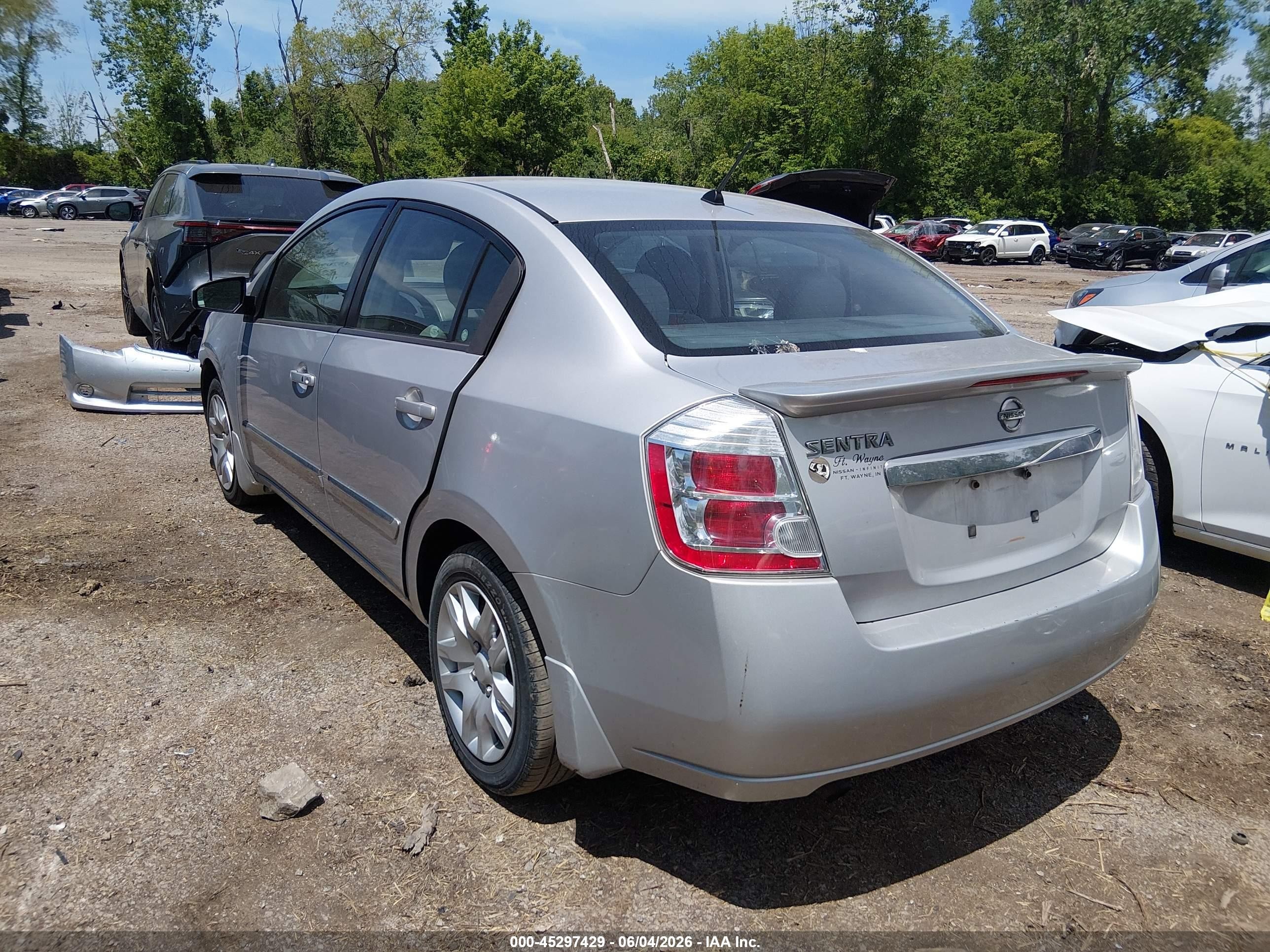 2011 Nissan Sentra 2.0s Silver vin: 3N1AB6APXBL638083
