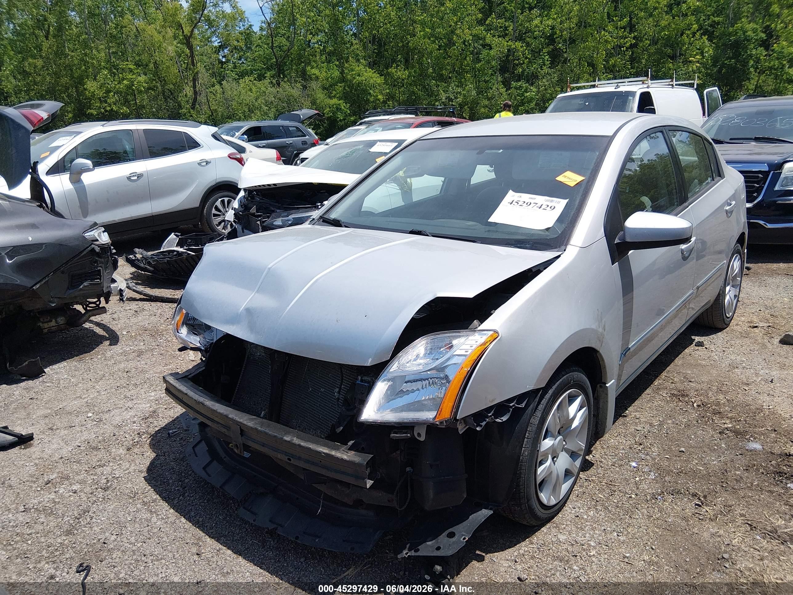 2011 Nissan Sentra 2.0s Silver vin: 3N1AB6APXBL638083