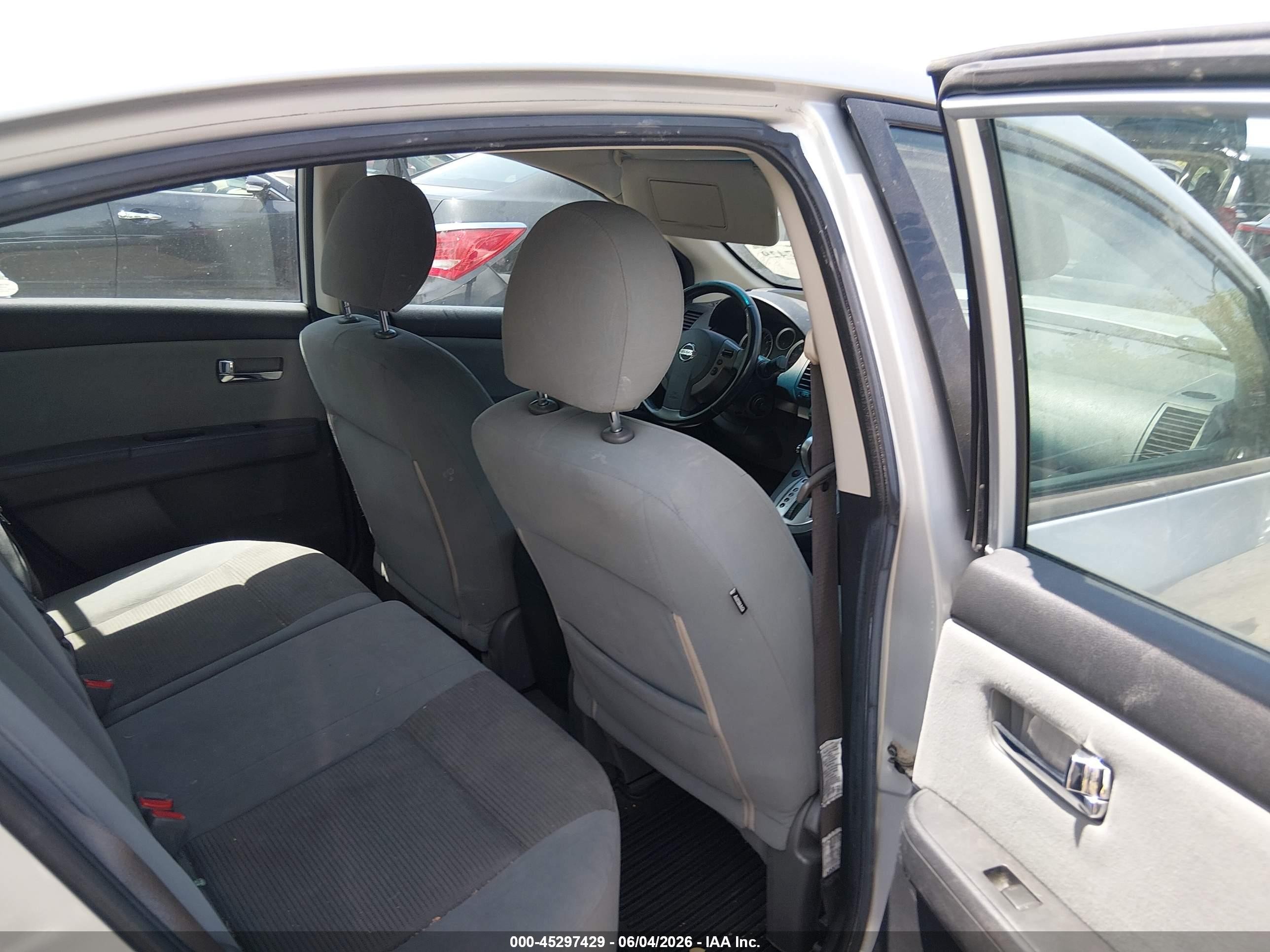 2011 Nissan Sentra 2.0s Silver vin: 3N1AB6APXBL638083