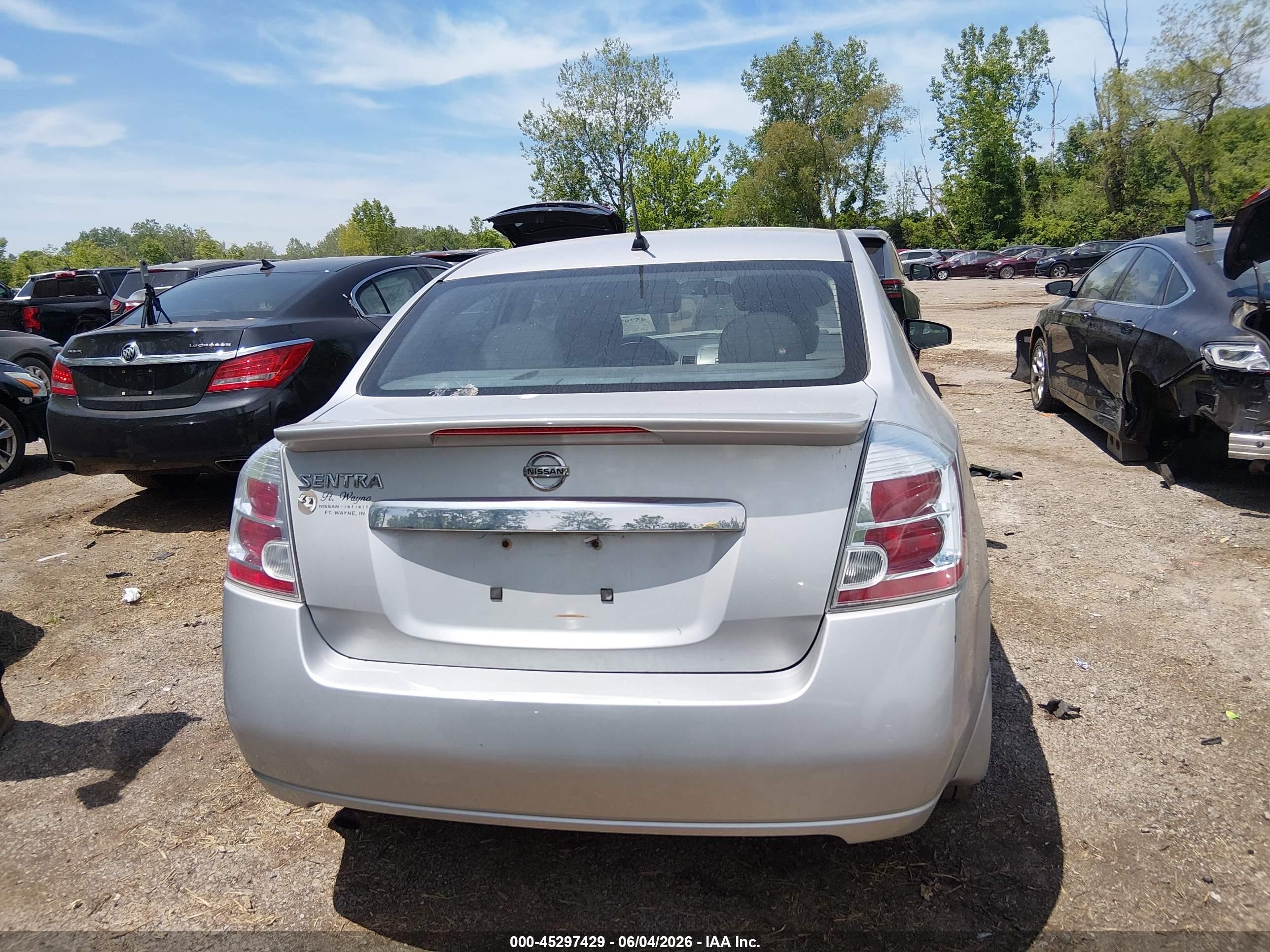 2011 Nissan Sentra 2.0s Silver vin: 3N1AB6APXBL638083