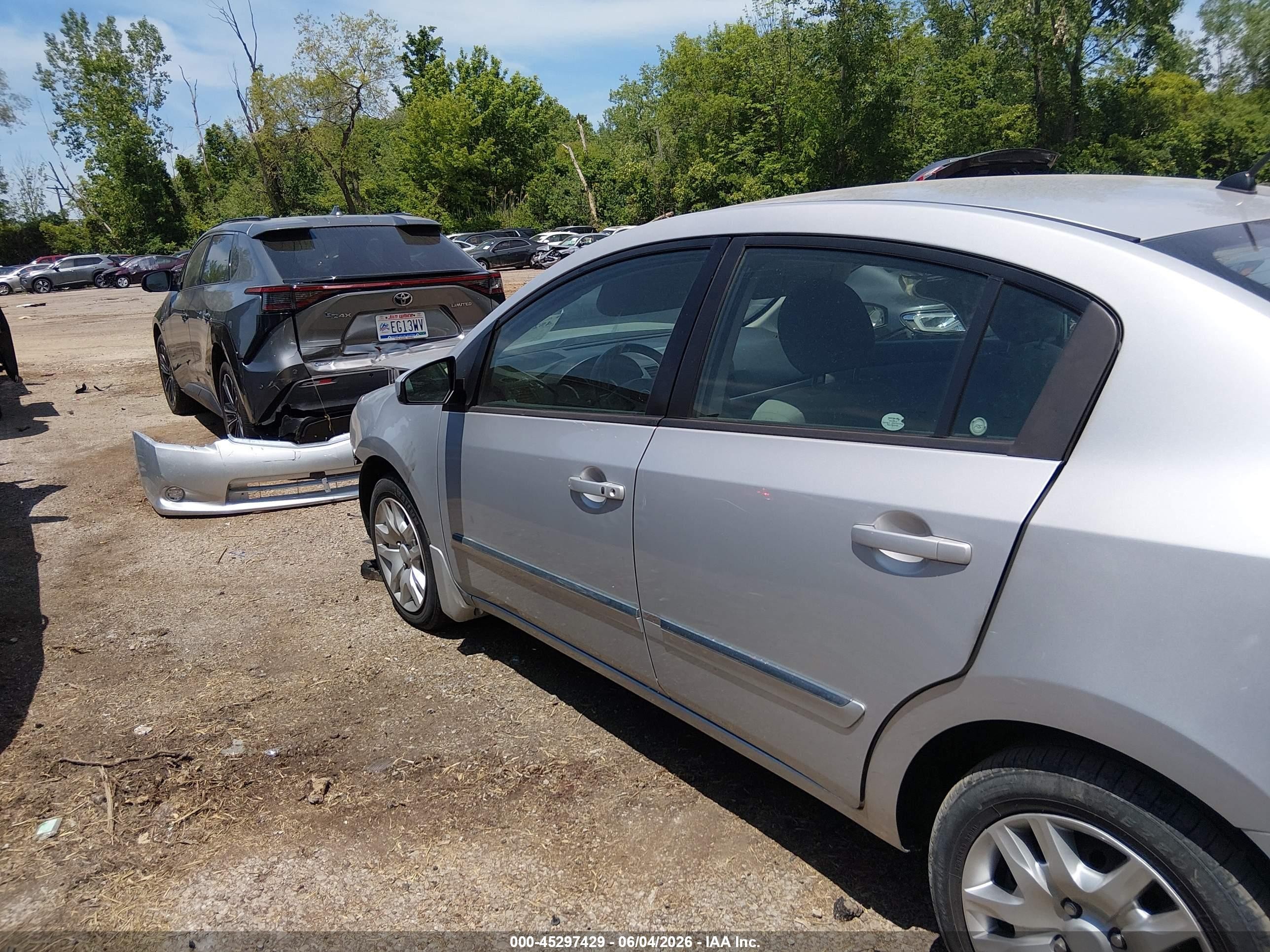 2011 Nissan Sentra 2.0s Silver vin: 3N1AB6APXBL638083