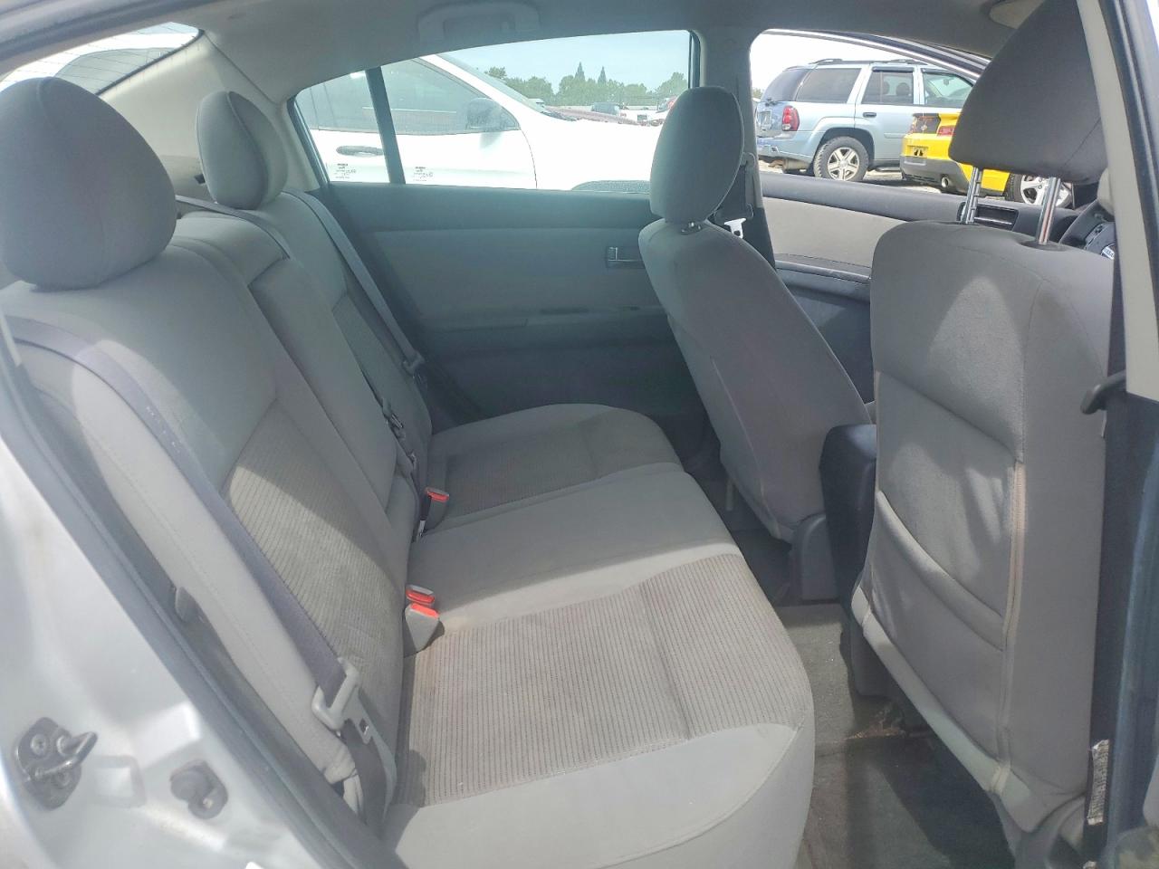 2011 Nissan Sentra 2.0 Серебряный vin: 3N1AB6APXBL687204