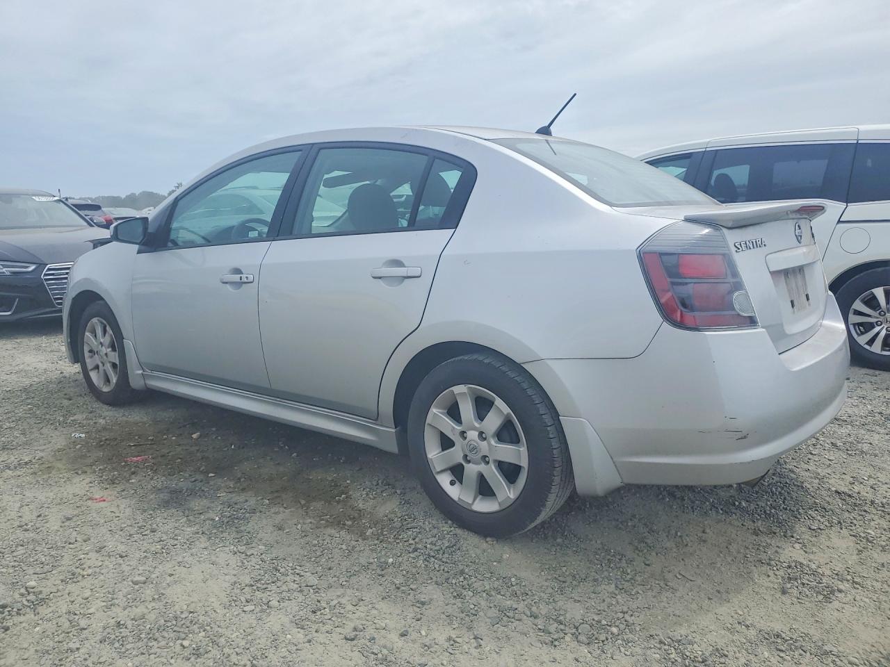 2011 Nissan Sentra 2.0 Серебряный vin: 3N1AB6APXBL687204