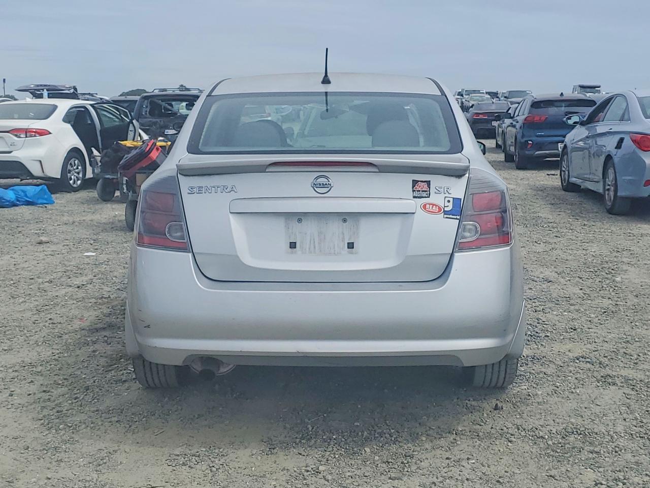 2011 Nissan Sentra 2.0 Серебряный vin: 3N1AB6APXBL687204