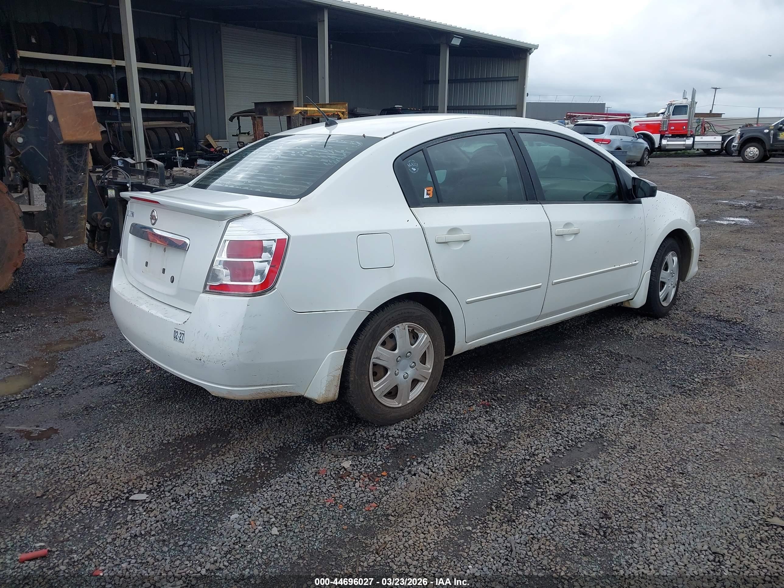 2011 Nissan Sentra 2.0 Белый vin: 3N1AB6APXBL695724