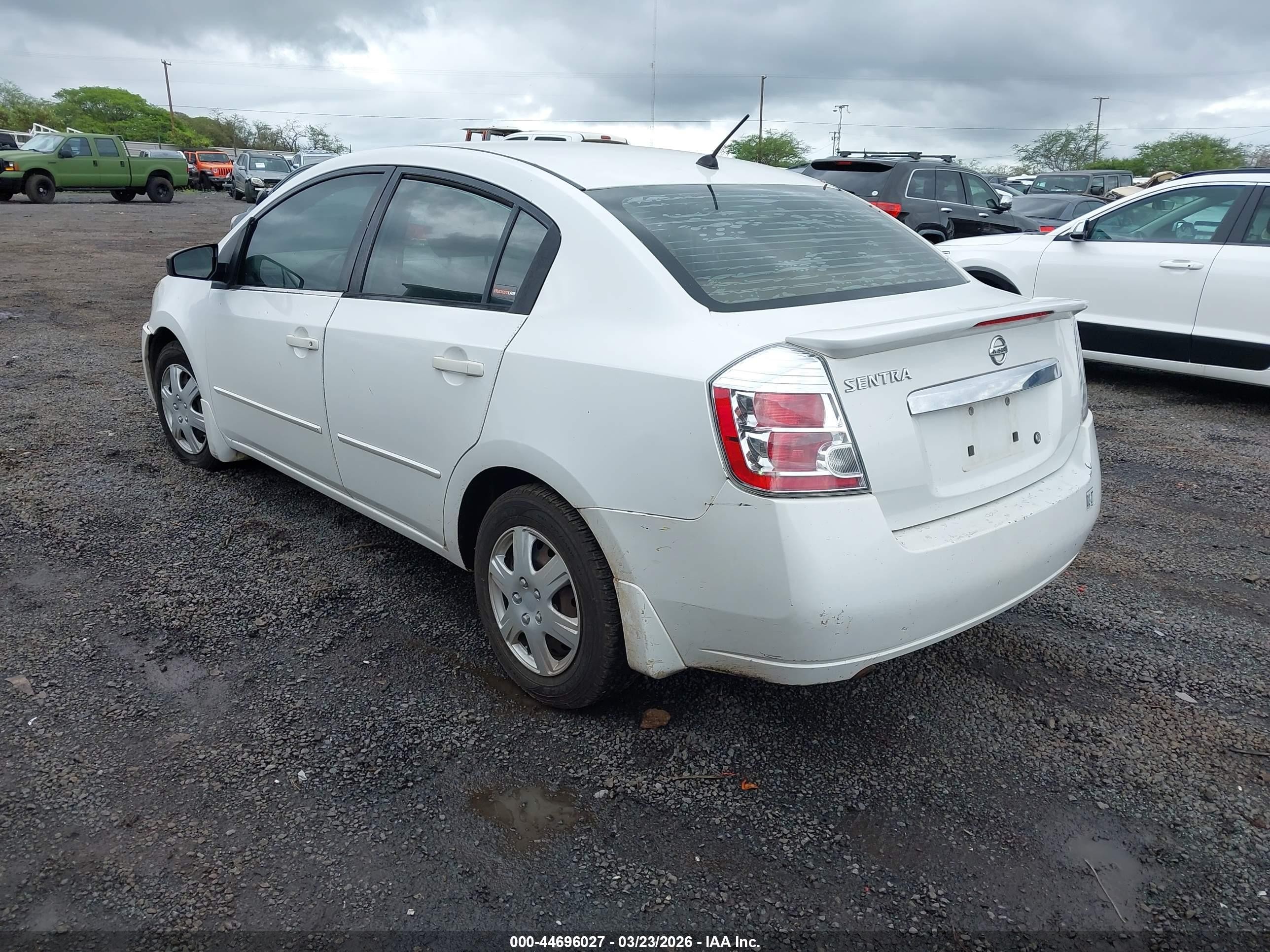 2011 Nissan Sentra 2.0 Белый vin: 3N1AB6APXBL695724