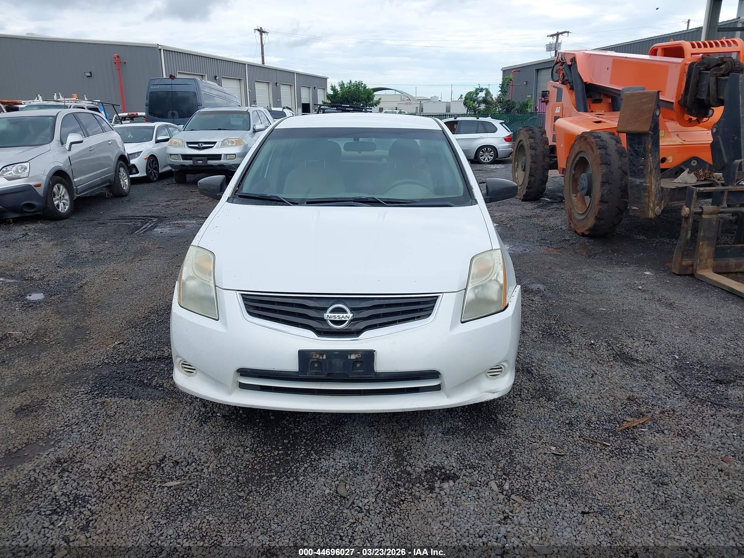 2011 Nissan Sentra 2.0 Белый vin: 3N1AB6APXBL695724