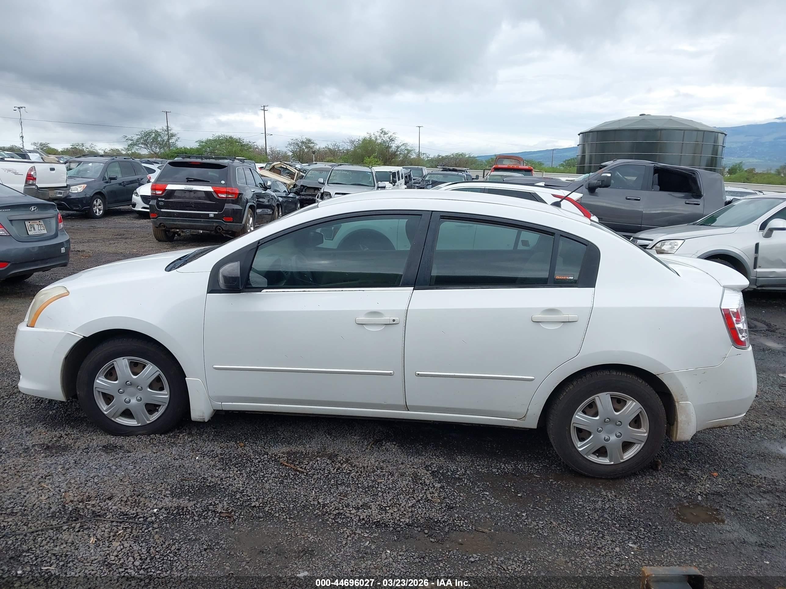 2011 Nissan Sentra 2.0 Белый vin: 3N1AB6APXBL695724