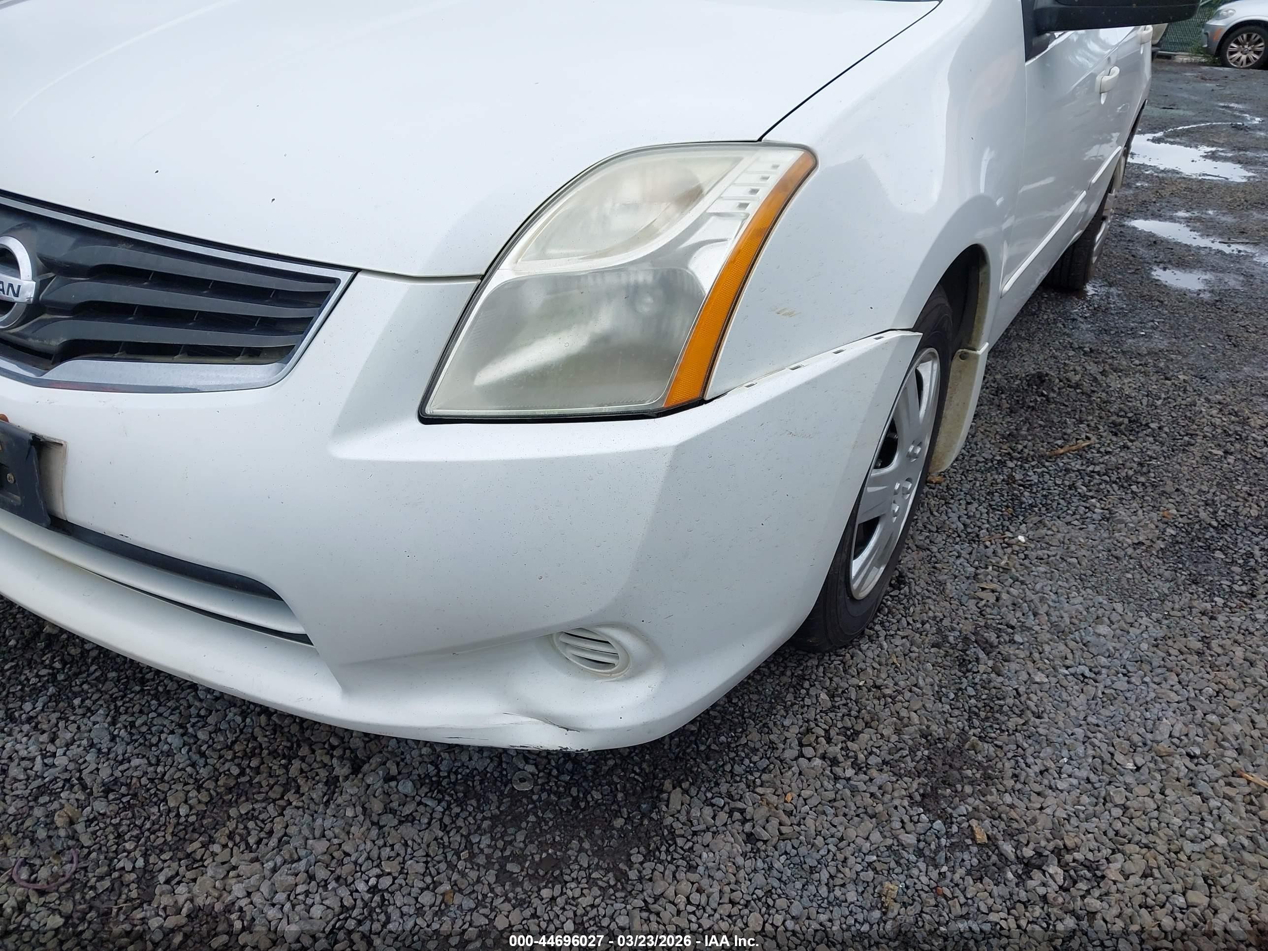 2011 Nissan Sentra 2.0 Белый vin: 3N1AB6APXBL695724