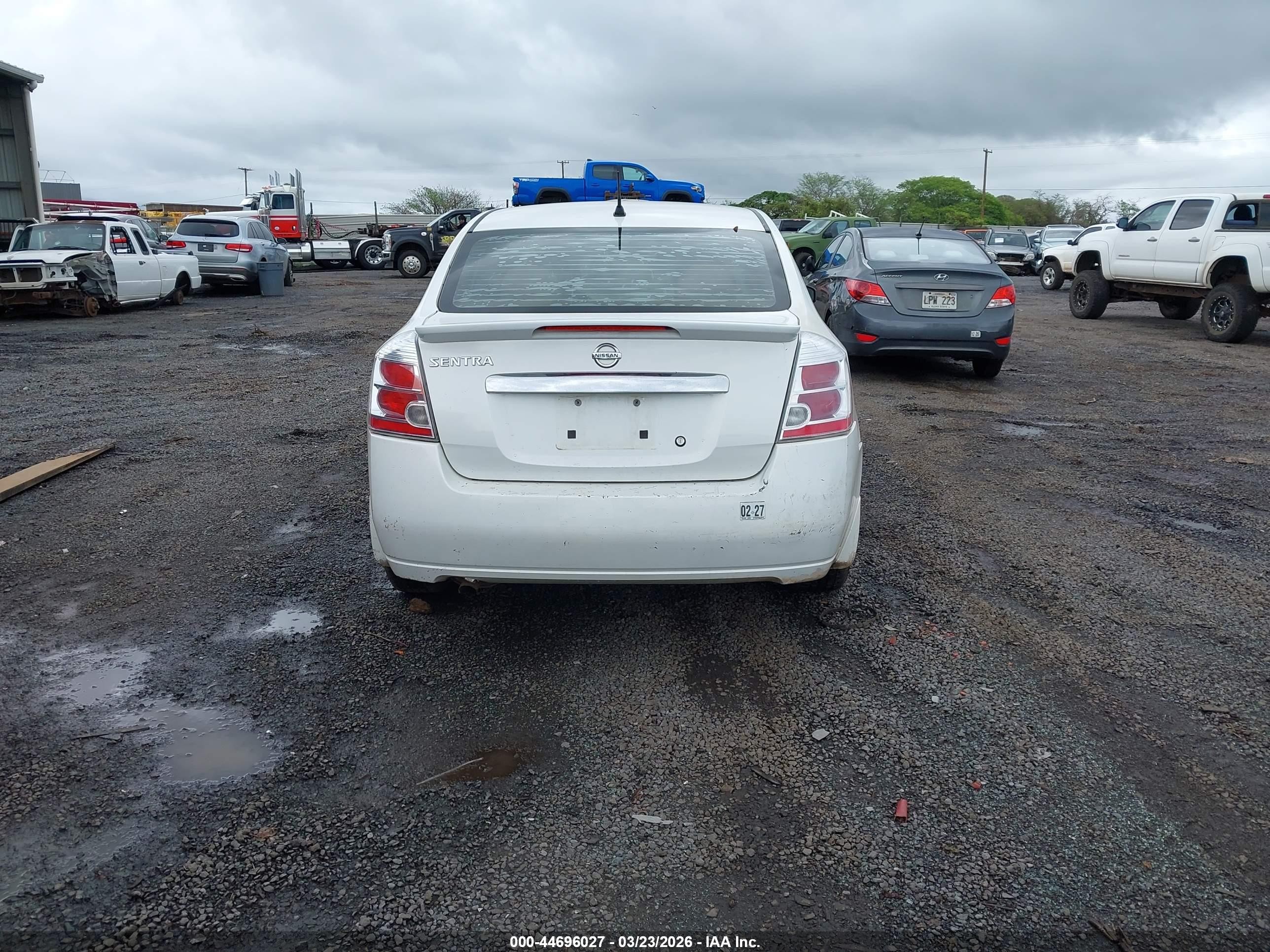 2011 Nissan Sentra 2.0 Белый vin: 3N1AB6APXBL695724