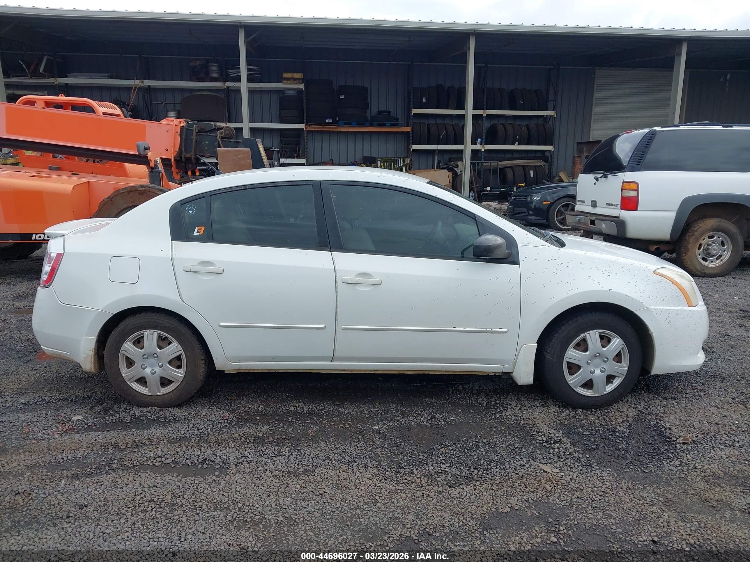 2011 Nissan Sentra 2.0 Белый vin: 3N1AB6APXBL695724