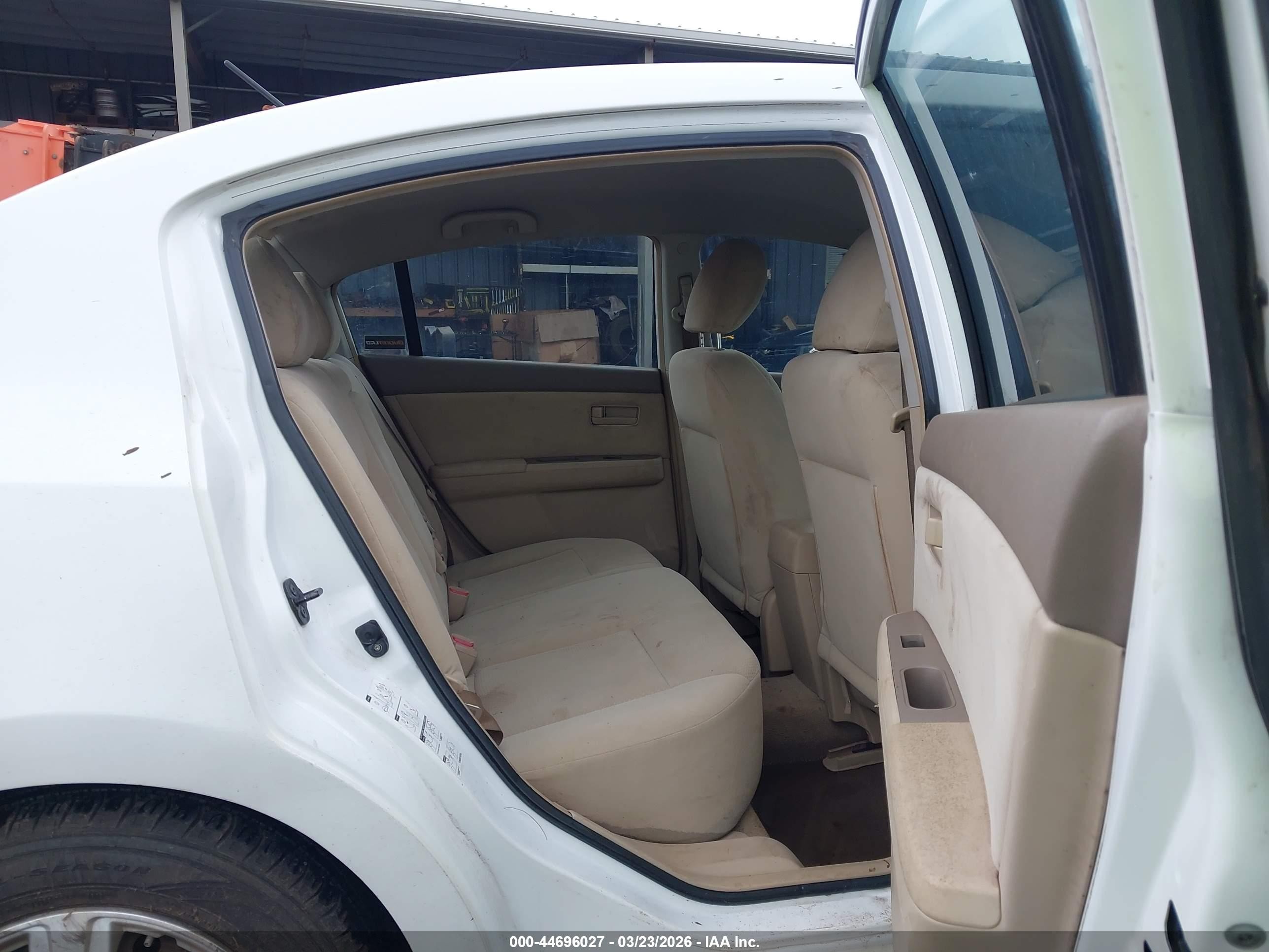 2011 Nissan Sentra 2.0 Белый vin: 3N1AB6APXBL695724