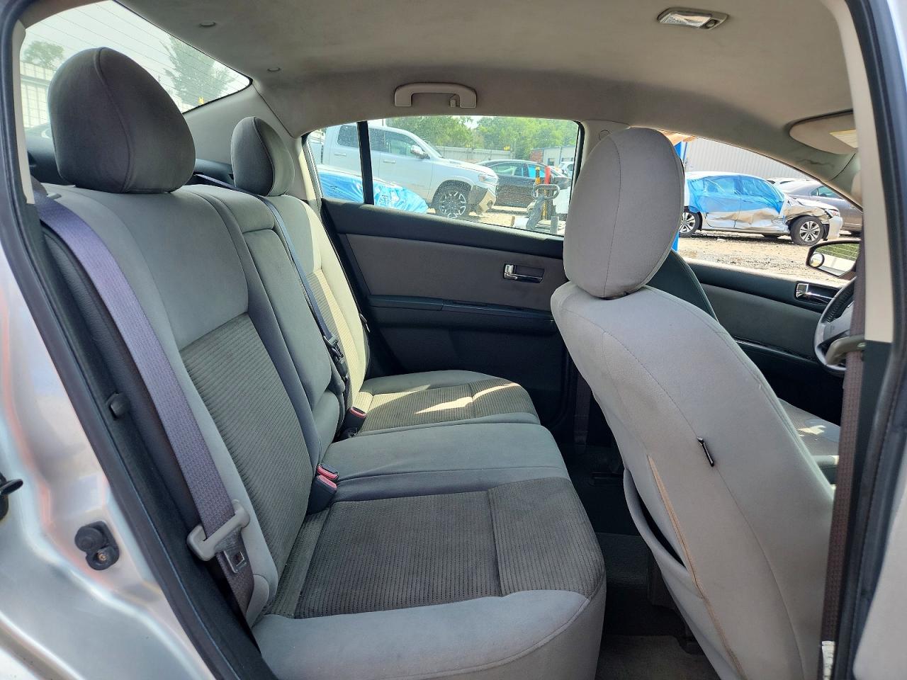 2011 Nissan Sentra 2.0 Silver vin: 3N1AB6APXBL732299