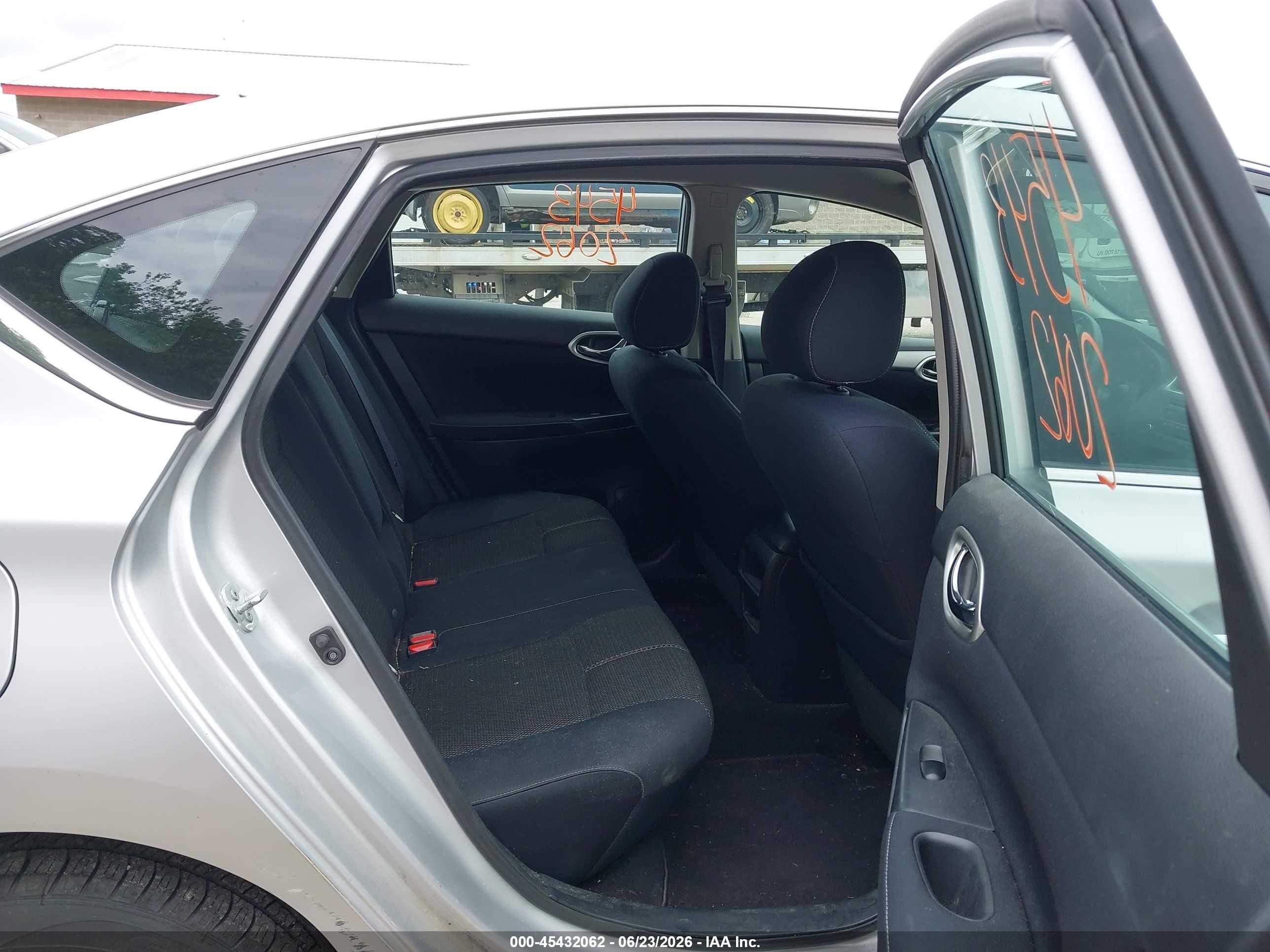 2014 Nissan Sentra S Silver vin: 3N1AB7AP0EL680904