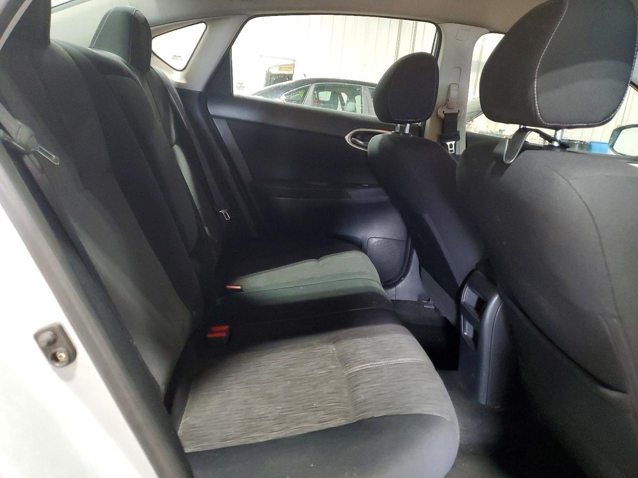 2014 Nissan Sentra S Silver vin: 3N1AB7AP0EY213985