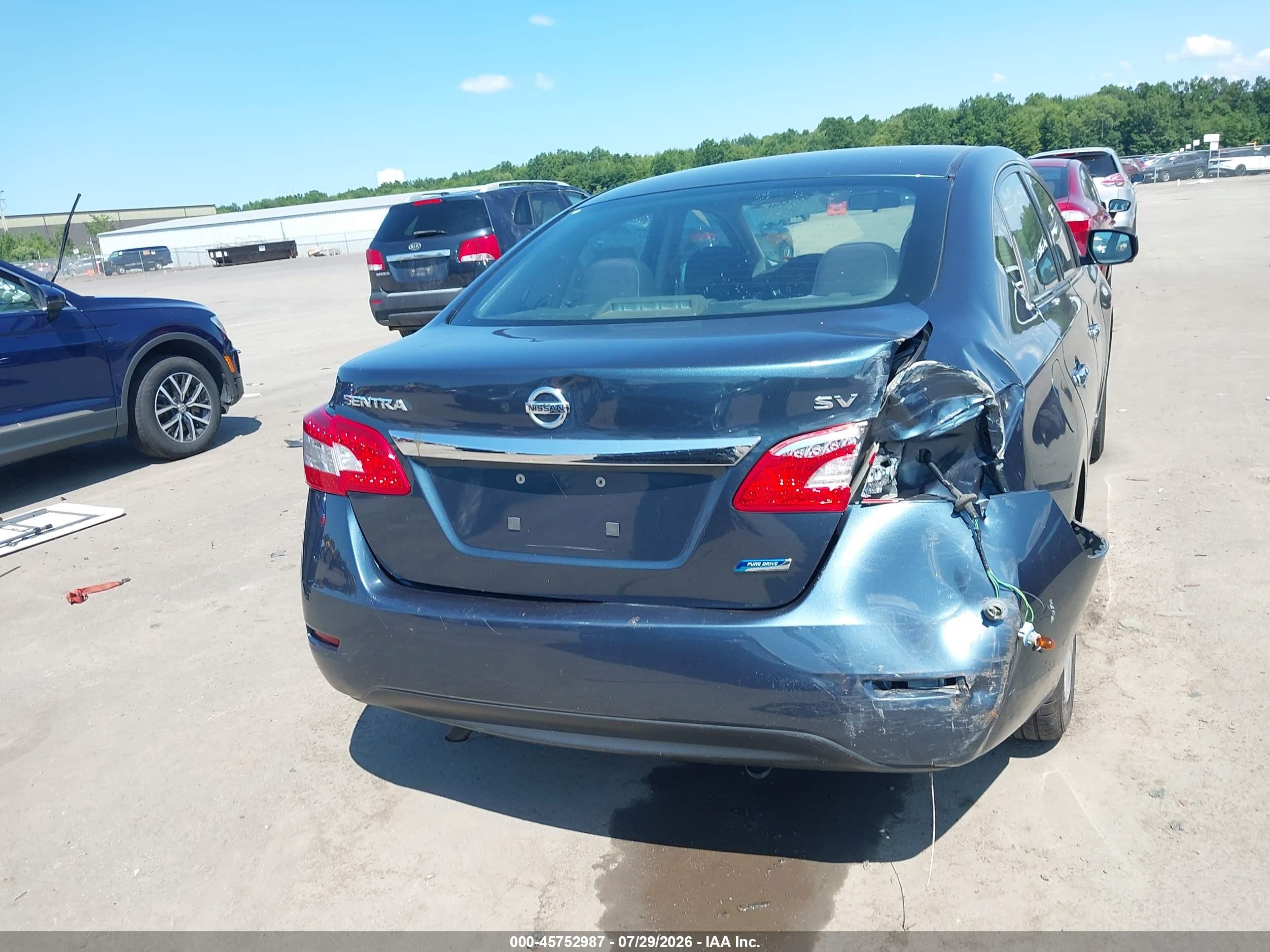 2014 Nissan Sentra   Blue vin: 3N1AB7AP0EY222363