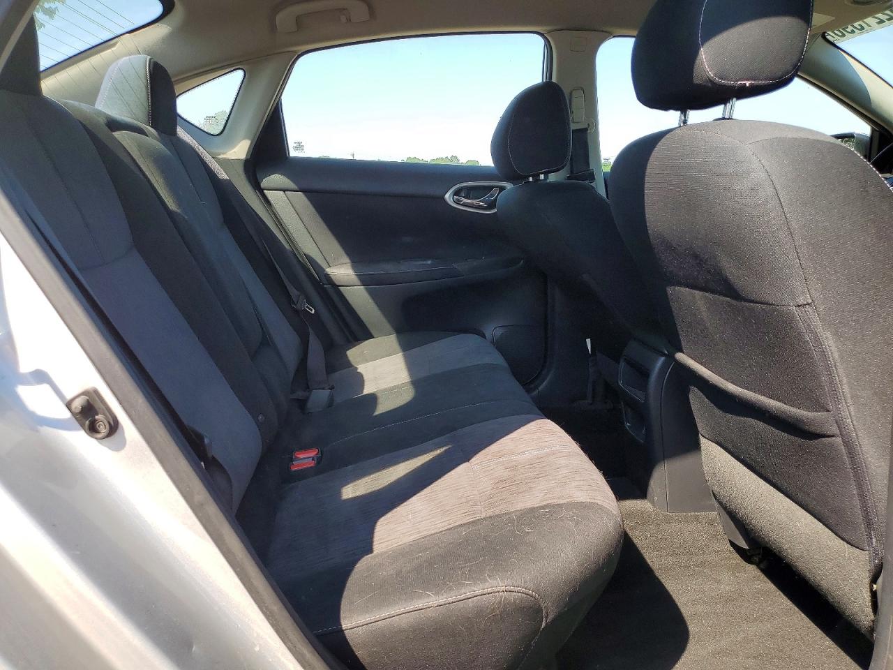 2014 Nissan Sentra Sv Серебряный vin: 3N1AB7AP0EY236425