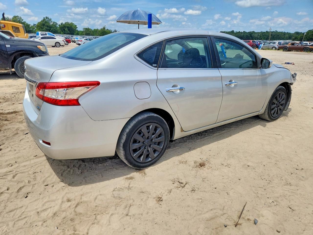 2014 Nissan Sentra S Серебряный vin: 3N1AB7AP0EY248963
