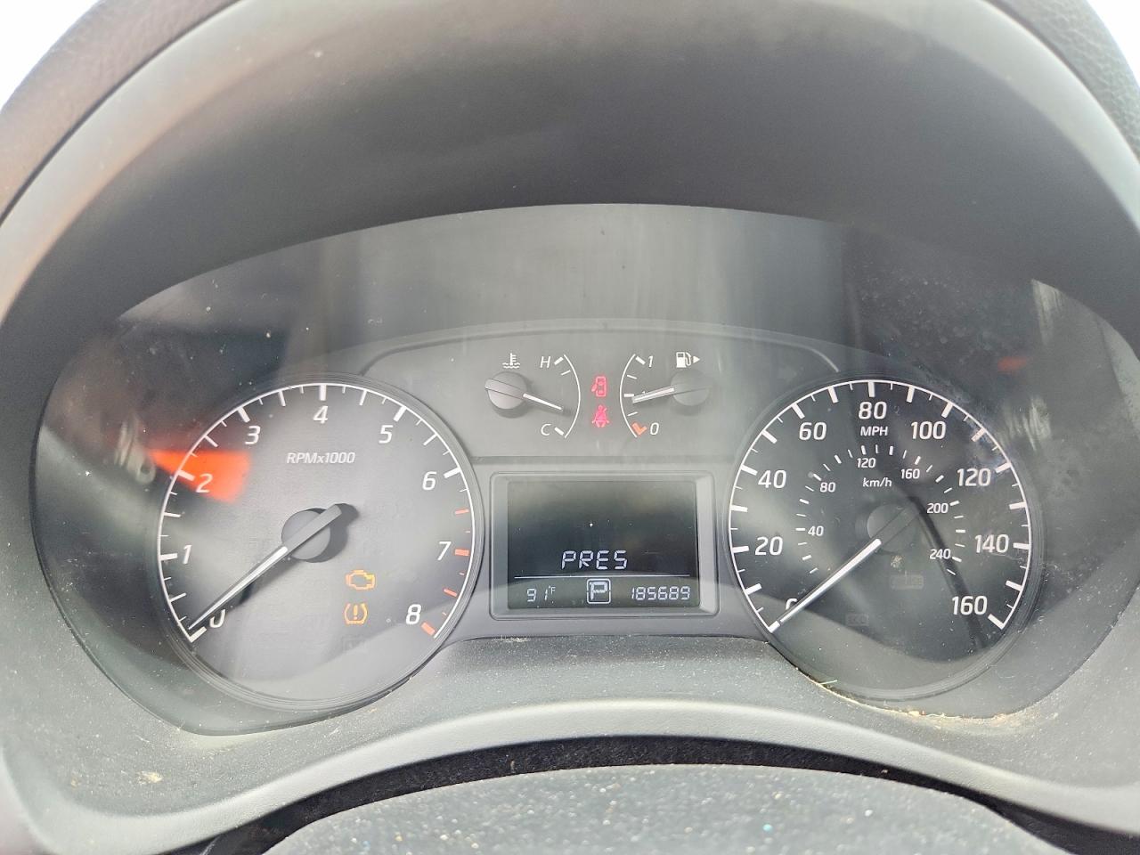2014 Nissan Sentra S Серебряный vin: 3N1AB7AP0EY248963