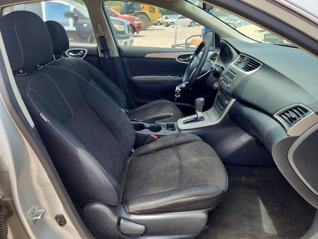 2014 Nissan Sentra S Серебряный vin: 3N1AB7AP0EY248963