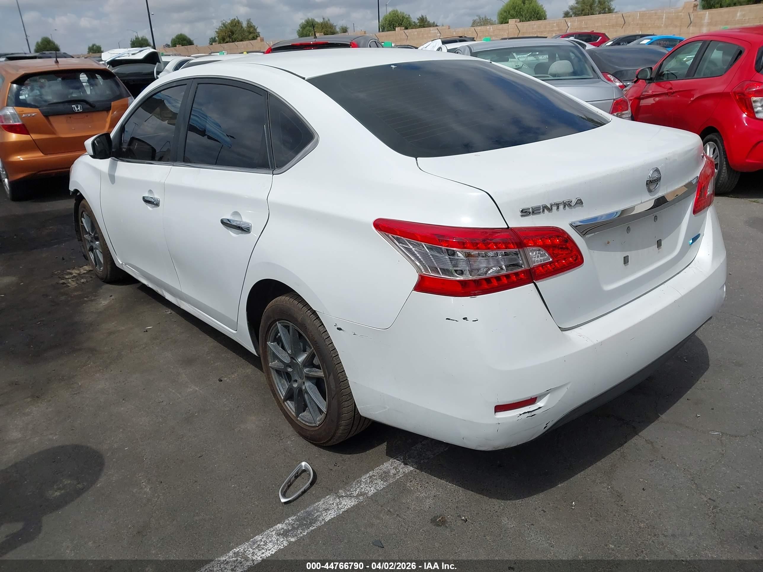 2014 Nissan Sentra Sv Белый vin: 3N1AB7AP0EY305632