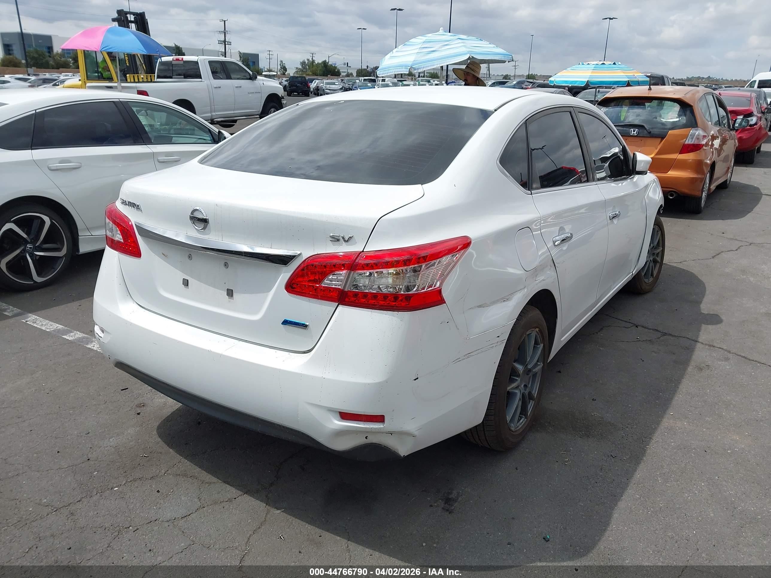 2014 Nissan Sentra Sv Белый vin: 3N1AB7AP0EY305632