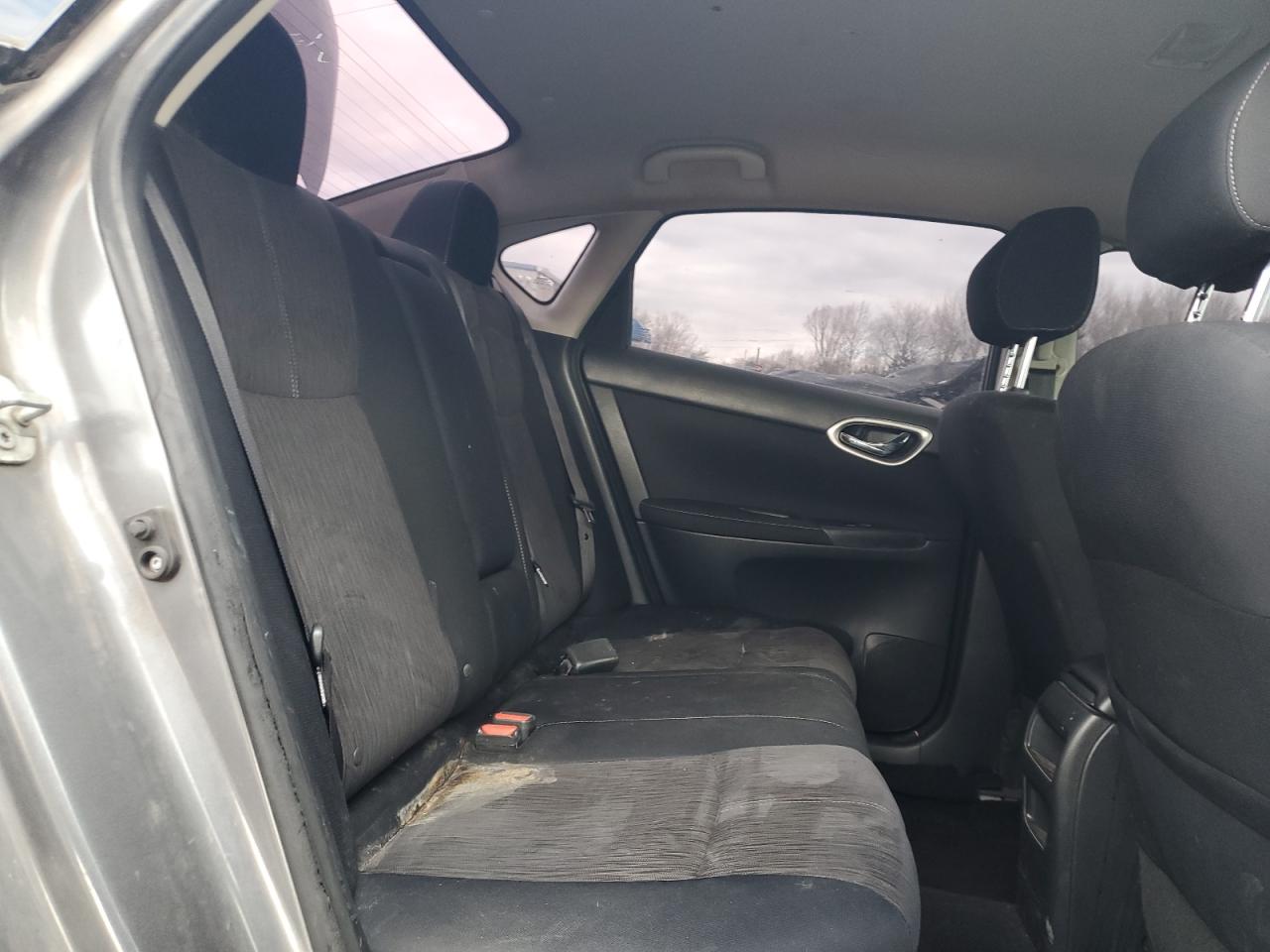2015 Nissan Sentra S Серебряный vin: 3N1AB7AP0FL695744