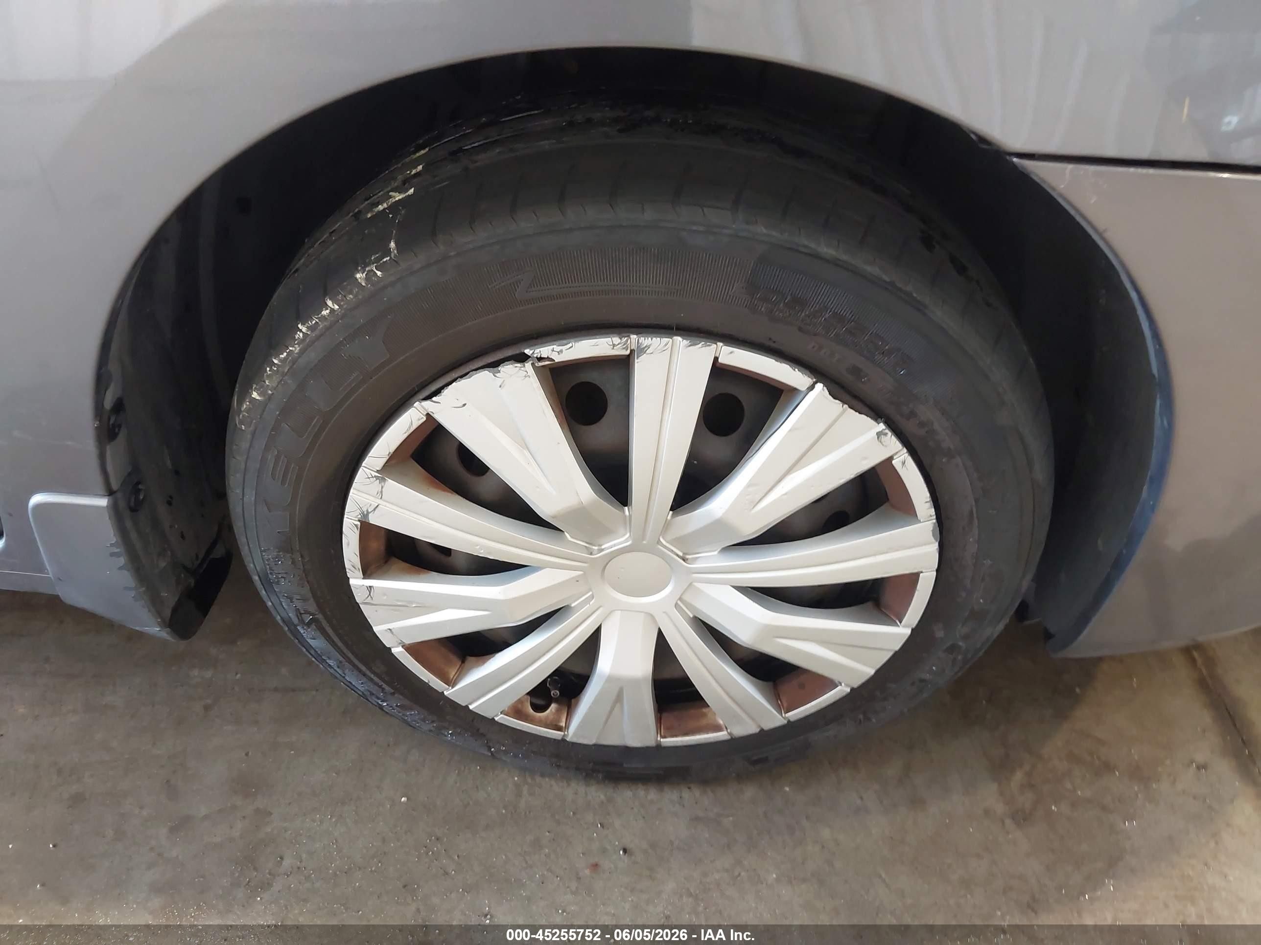 2015 Nissan Sentra Sv Серый vin: 3N1AB7AP0FY212885