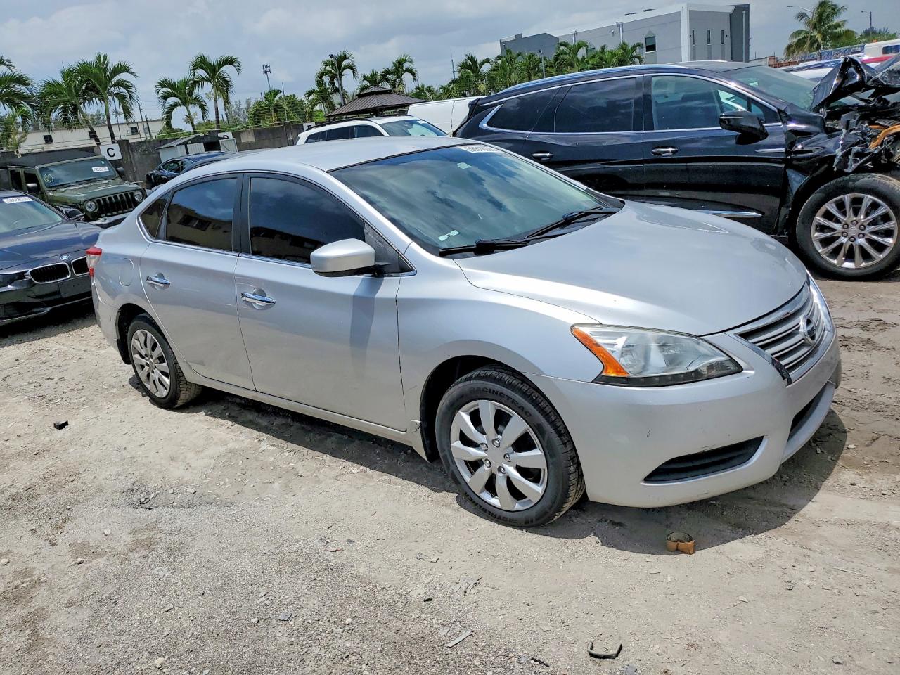 2015 Nissan Sentra S Серебряный vin: 3N1AB7AP0FY336428