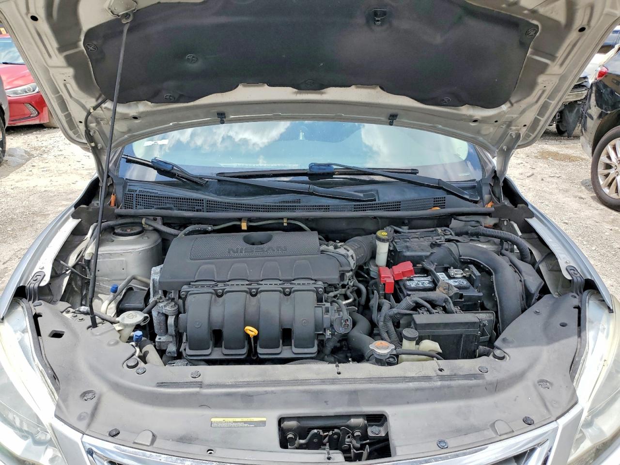 2015 Nissan Sentra S Серебряный vin: 3N1AB7AP0FY336428