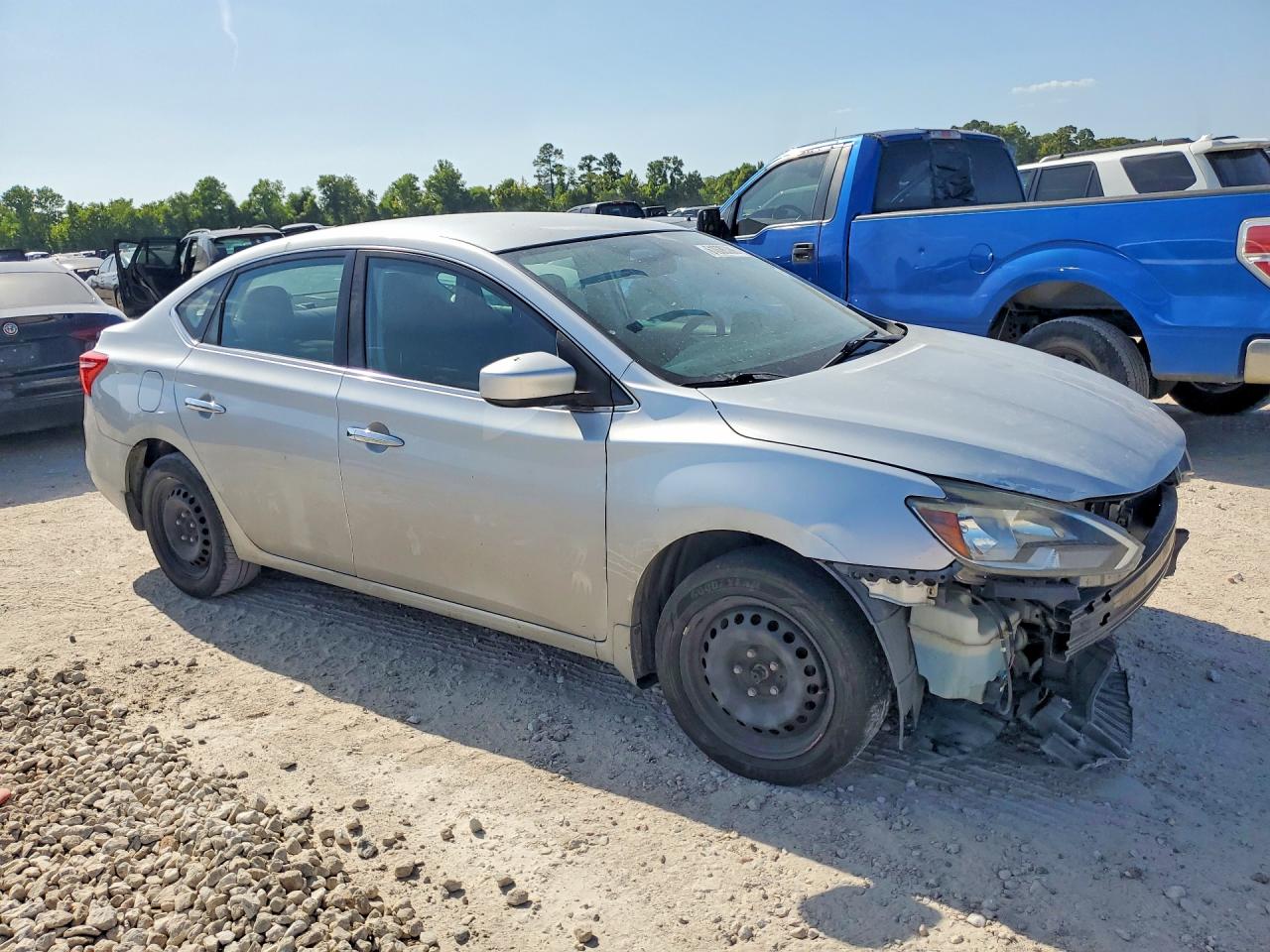 2017 Nissan Sentra S Серебряный vin: 3N1AB7AP0HY207253