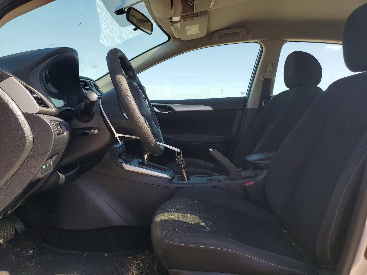 2017 Nissan Sentra S Серебряный vin: 3N1AB7AP0HY207253