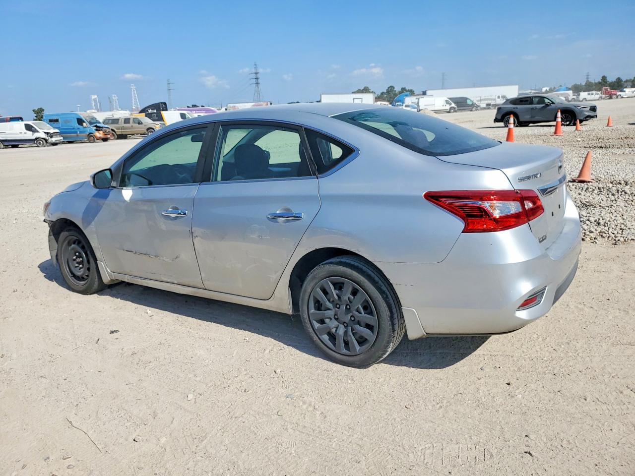 2017 Nissan Sentra S Серебряный vin: 3N1AB7AP0HY207253