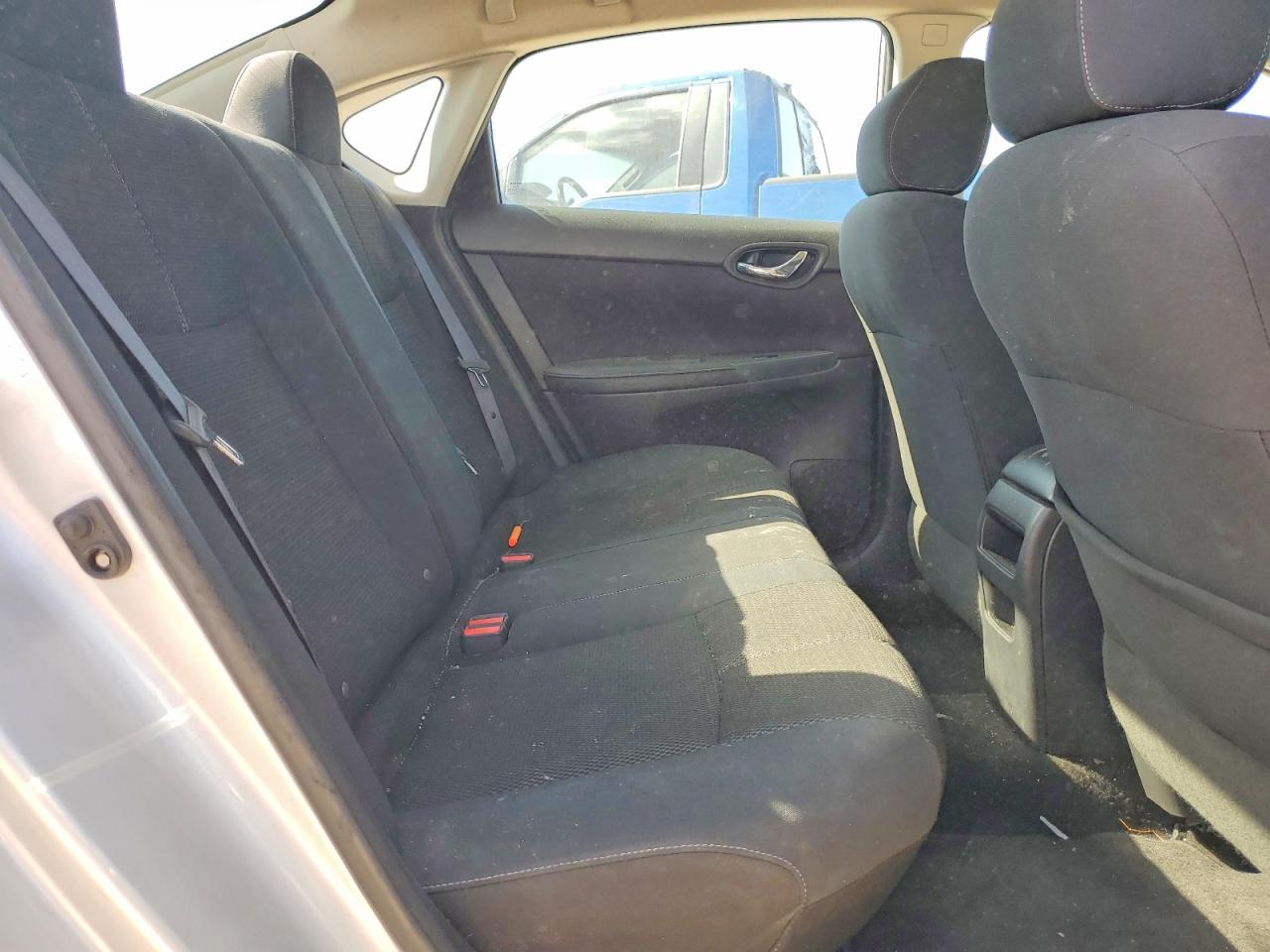2017 Nissan Sentra S Серебряный vin: 3N1AB7AP0HY207253