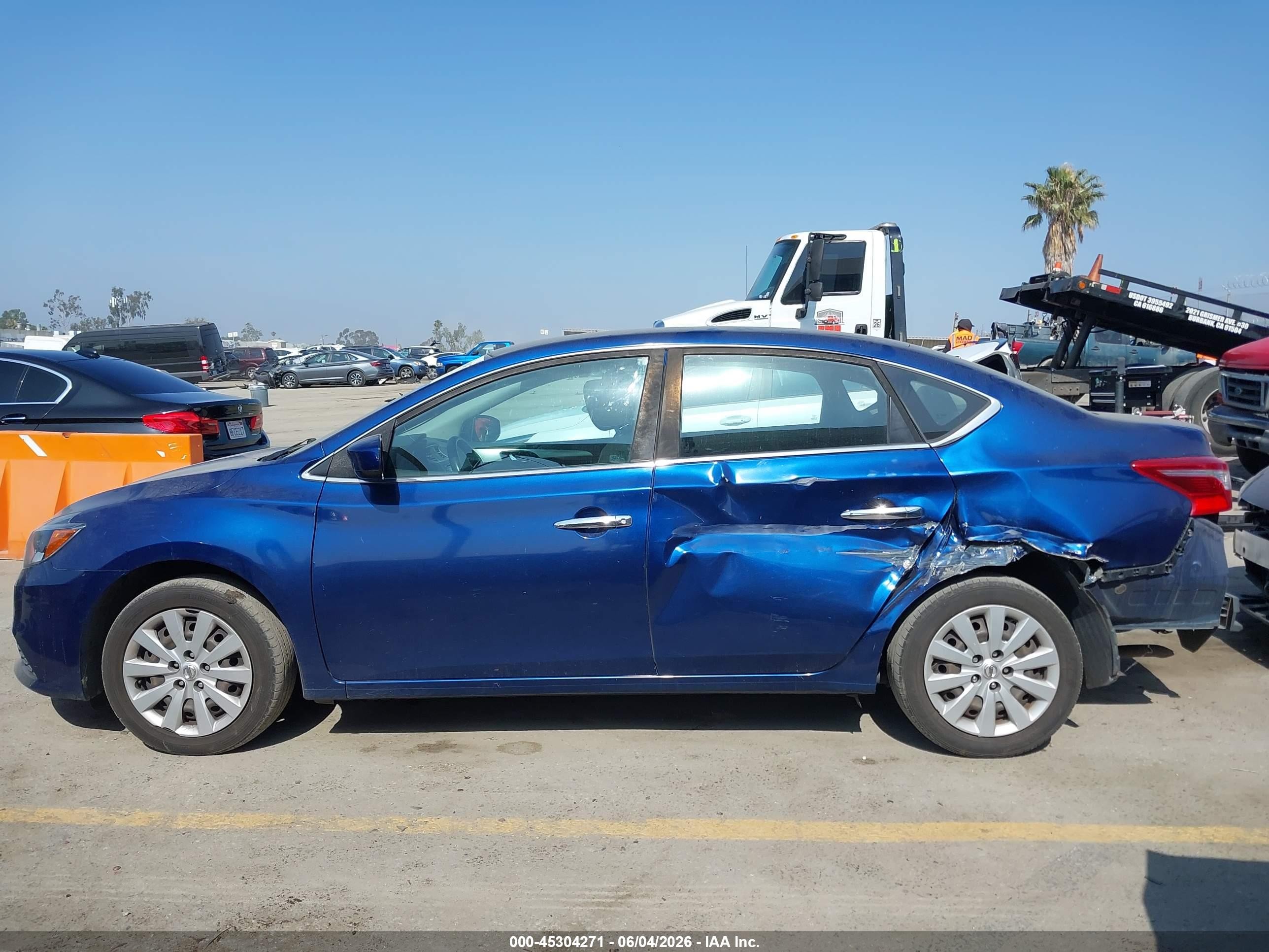 2018 Nissan Sentra S Blue vin: 3N1AB7AP0JY272092
