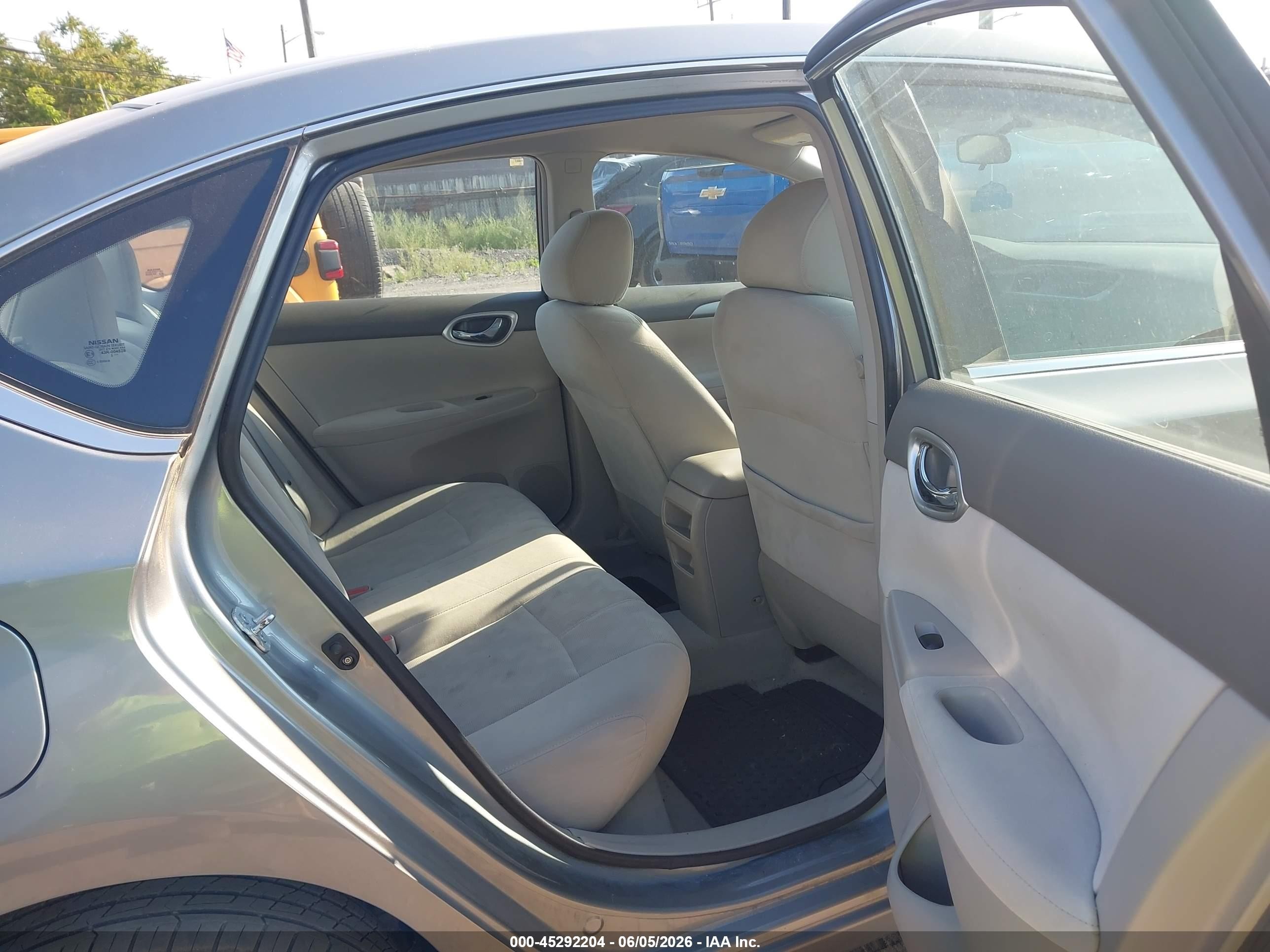 2013 Nissan Sentra Sv Silver vin: 3N1AB7AP1DL560060