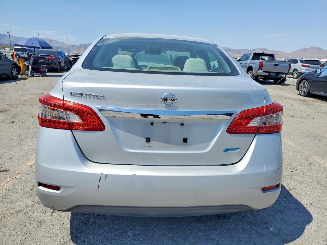 2013 Nissan Sentra S Серебряный vin: 3N1AB7AP1DL619933